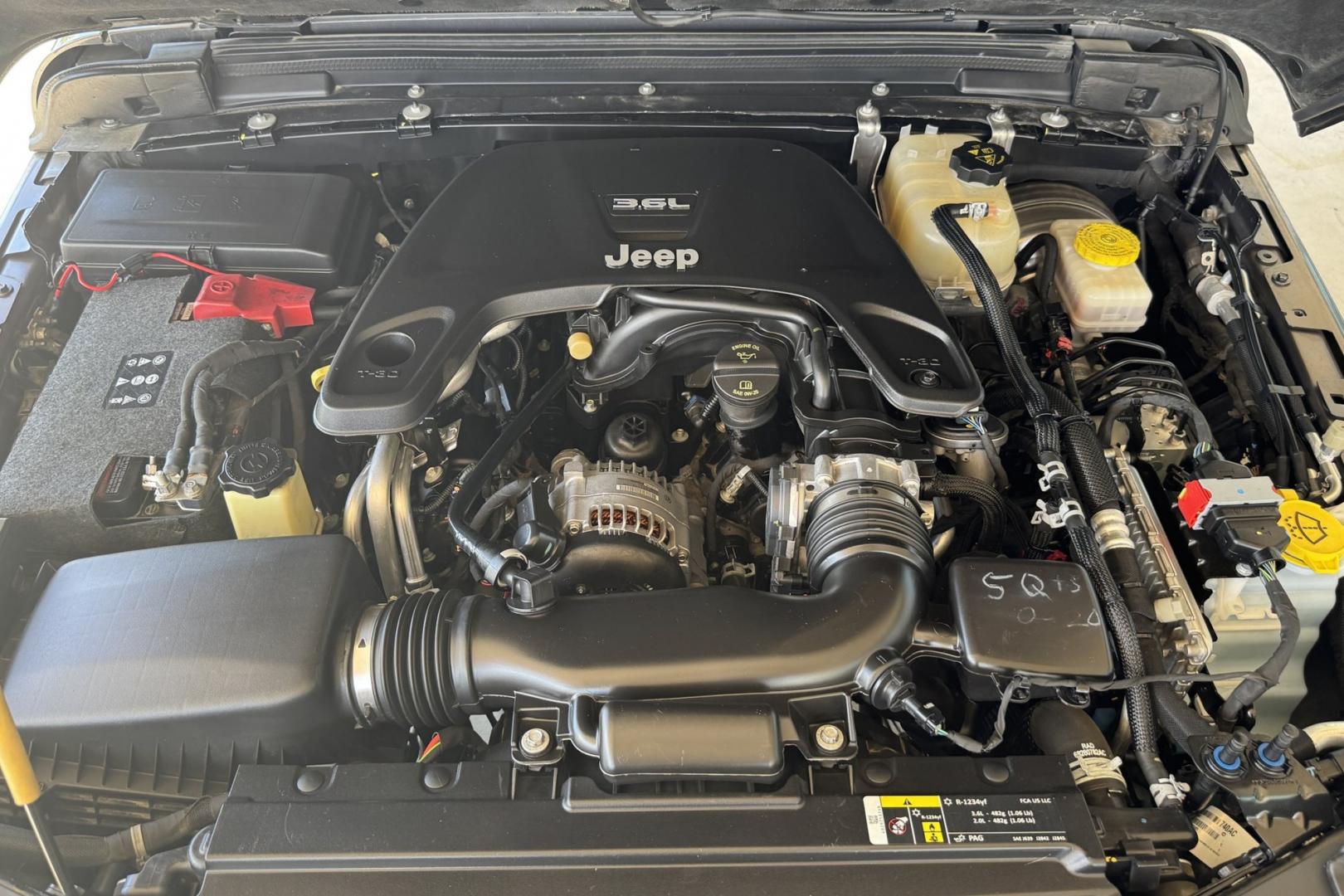 2018 Gray /Black Jeep Wrangler Unlimited Sport (1C4HJXDG1JW) with an V6 3.6 Liter engine, Automatic 8 Speed transmission, located at 2304 W. Main St., Boise, ID, 83702, (208) 342-7777, 43.622105, -116.218658 - Removable Hard Top! - Photo#13