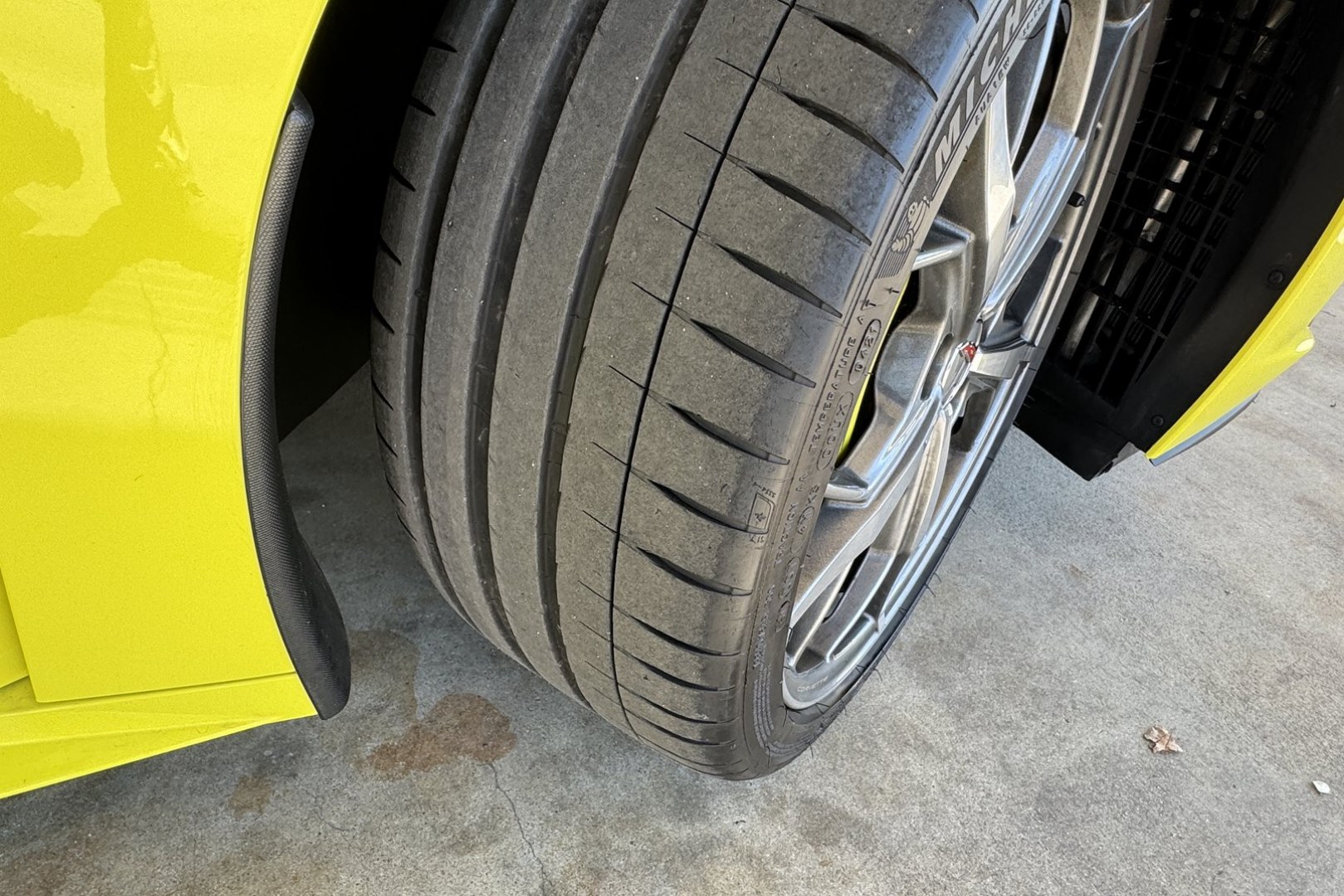 2020 Velocity Yellow /Jet Black Chevrolet Corvette Stingray 3LT Z51 (1G1Y82D4XL5) with an V8 6.2 Liter engine, Automatic 8 Speed transmission, located at 2304 W. Main St., Boise, ID, 83702, (208) 342-7777, 43.622105, -116.218658 - Loaded And Stunning C8 Corvette Coupe! - Photo#23