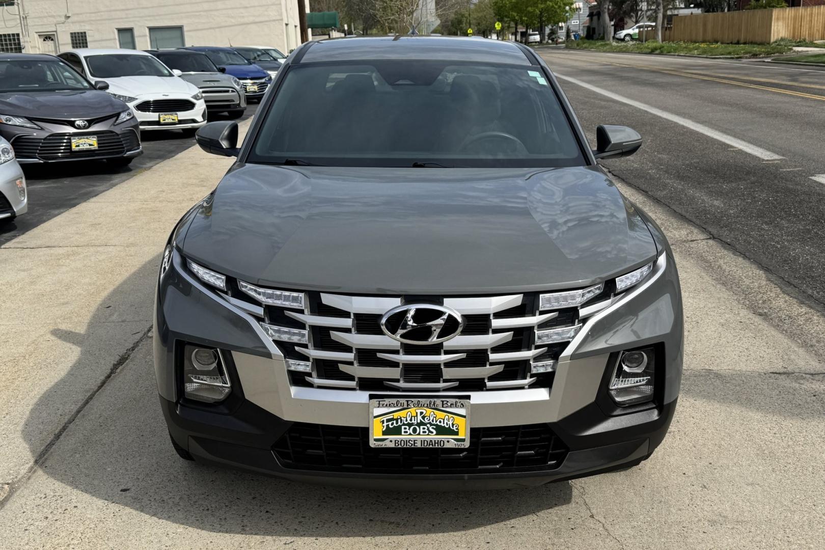2022 Hampton Gray Metallic /Black Hyundai Santa Cruz SEL (5NTJBDAE9NH) with an 4 Cyl 2.5 Liter engine, Automatic 8 Speed transmission, located at 2304 W. Main St., Boise, ID, 83702, (208) 342-7777, 43.622105, -116.218658 - Truck, Passenger Vehicle And Fuel Economy All In One! - Photo#3