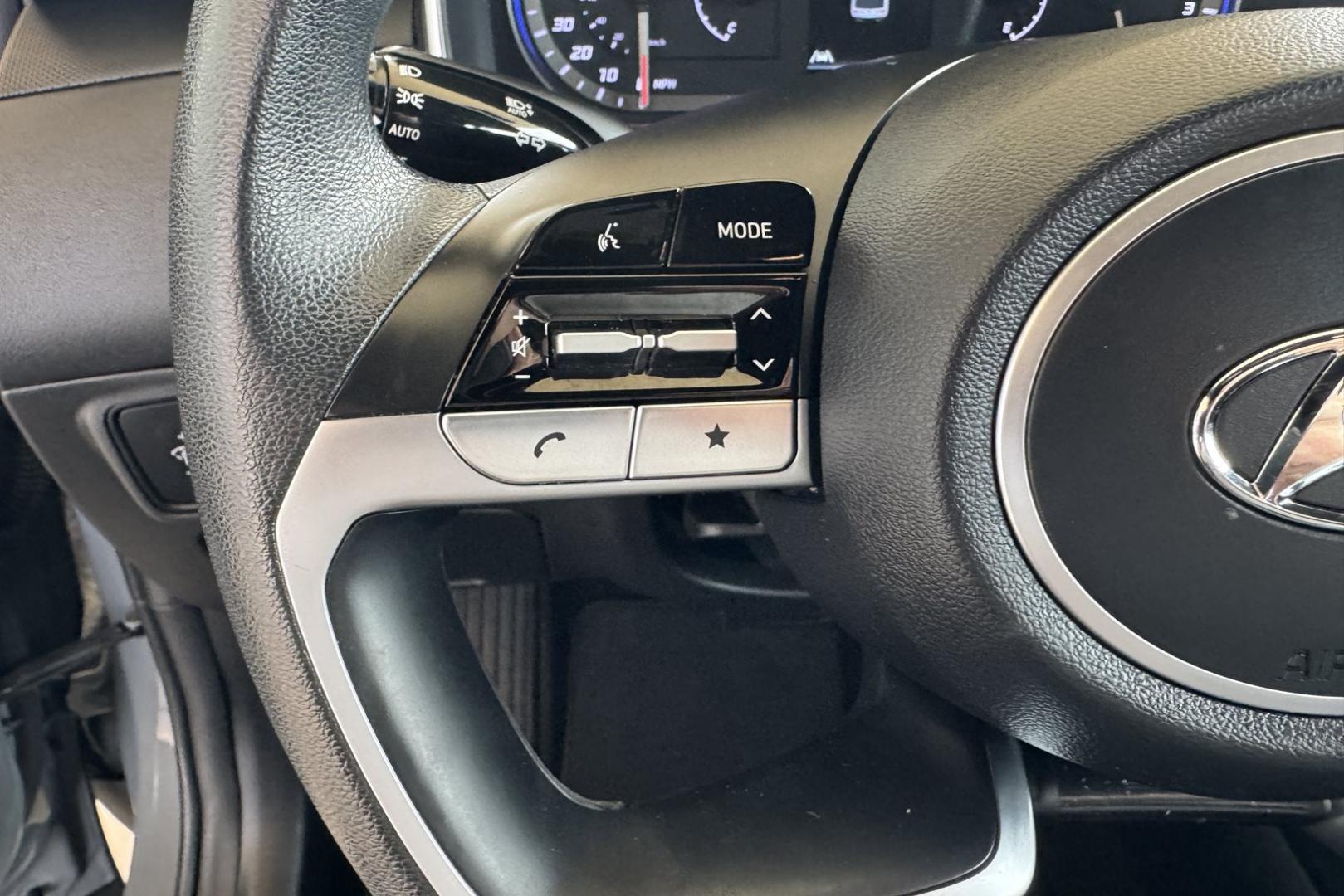 2022 Hampton Gray Metallic /Black Hyundai Santa Cruz SEL (5NTJBDAE9NH) with an 4 Cyl 2.5 Liter engine, Automatic 8 Speed transmission, located at 2304 W. Main St., Boise, ID, 83702, (208) 342-7777, 43.622105, -116.218658 - Truck, Passenger Vehicle And Fuel Economy All In One! - Photo#8