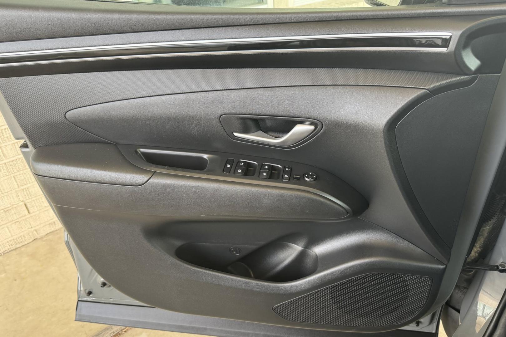 2022 Hampton Gray Metallic /Black Hyundai Santa Cruz SEL (5NTJBDAE9NH) with an 4 Cyl 2.5 Liter engine, Automatic 8 Speed transmission, located at 2304 W. Main St., Boise, ID, 83702, (208) 342-7777, 43.622105, -116.218658 - Truck, Passenger Vehicle And Fuel Economy All In One! - Photo#7