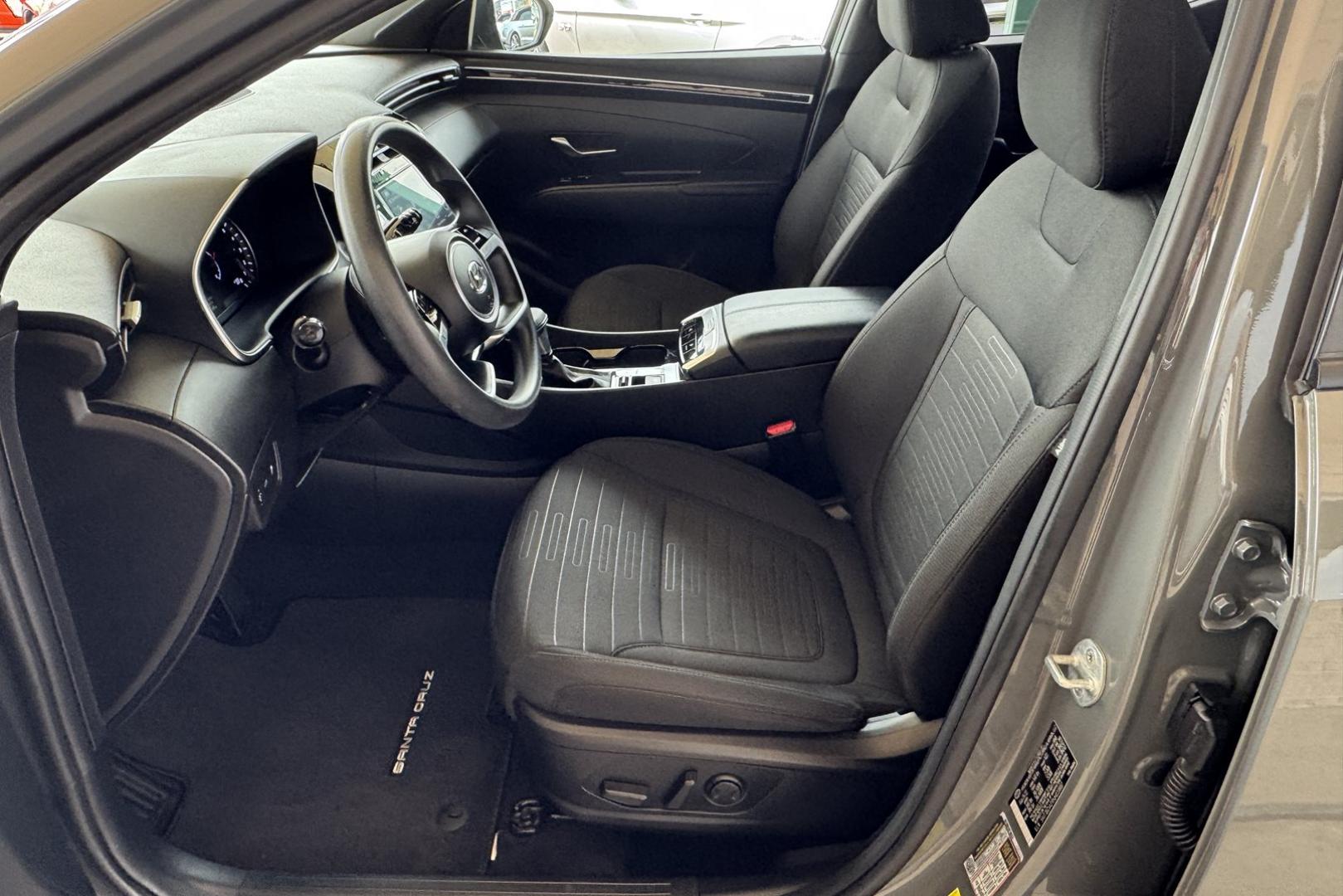 2022 Hampton Gray Metallic /Black Hyundai Santa Cruz SEL (5NTJBDAE9NH) with an 4 Cyl 2.5 Liter engine, Automatic 8 Speed transmission, located at 2304 W. Main St., Boise, ID, 83702, (208) 342-7777, 43.622105, -116.218658 - Truck, Passenger Vehicle And Fuel Economy All In One! - Photo#11