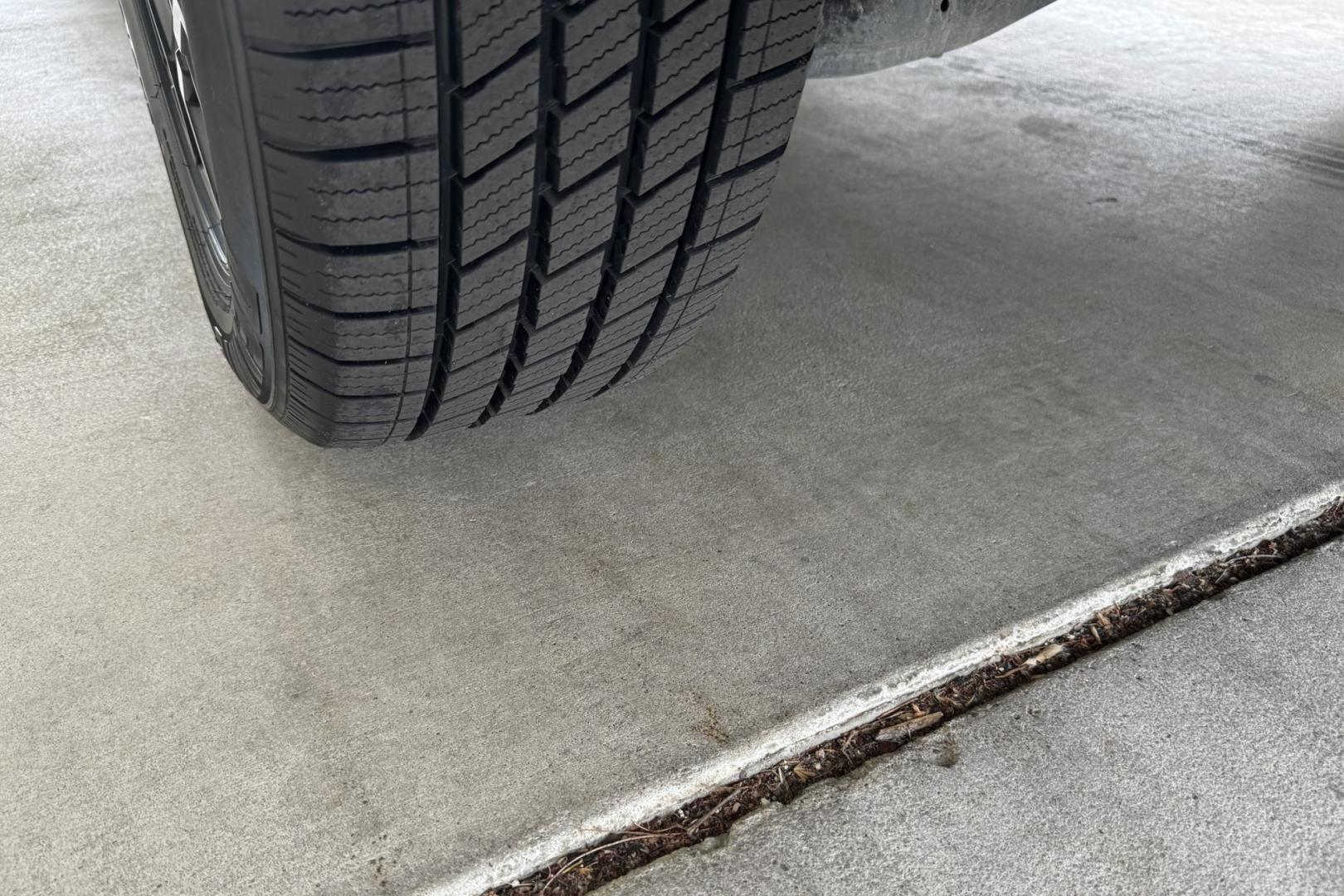 2022 Hampton Gray Metallic /Black Hyundai Santa Cruz SEL (5NTJBDAE9NH) with an 4 Cyl 2.5 Liter engine, Automatic 8 Speed transmission, located at 2304 W. Main St., Boise, ID, 83702, (208) 342-7777, 43.622105, -116.218658 - Truck, Passenger Vehicle And Fuel Economy All In One! - Photo#20