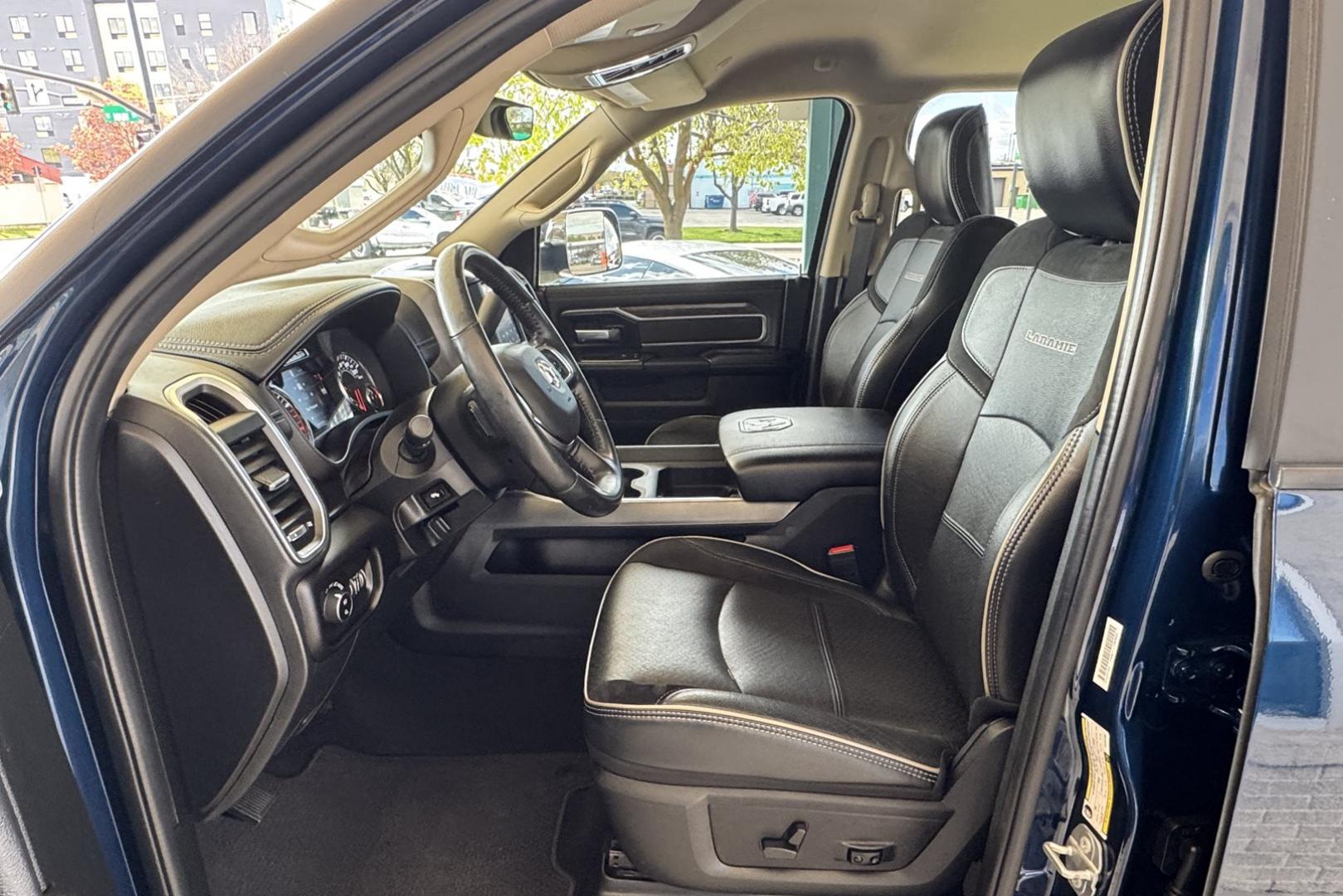 2021 Patriot Blue Pearl Coat /Black RAM 2500 Laramie (3C6UR5FLXMG) with an 6 Cyl 6.7 Liter Cummins Turbo Diesel engine, Automatic 6 Speed transmission, located at 2304 W. Main St., Boise, ID, 83702, (208) 342-7777, 43.622105, -116.218658 - Low Mileage And Well Cared For One Owner Idaho Truck! - Photo#9