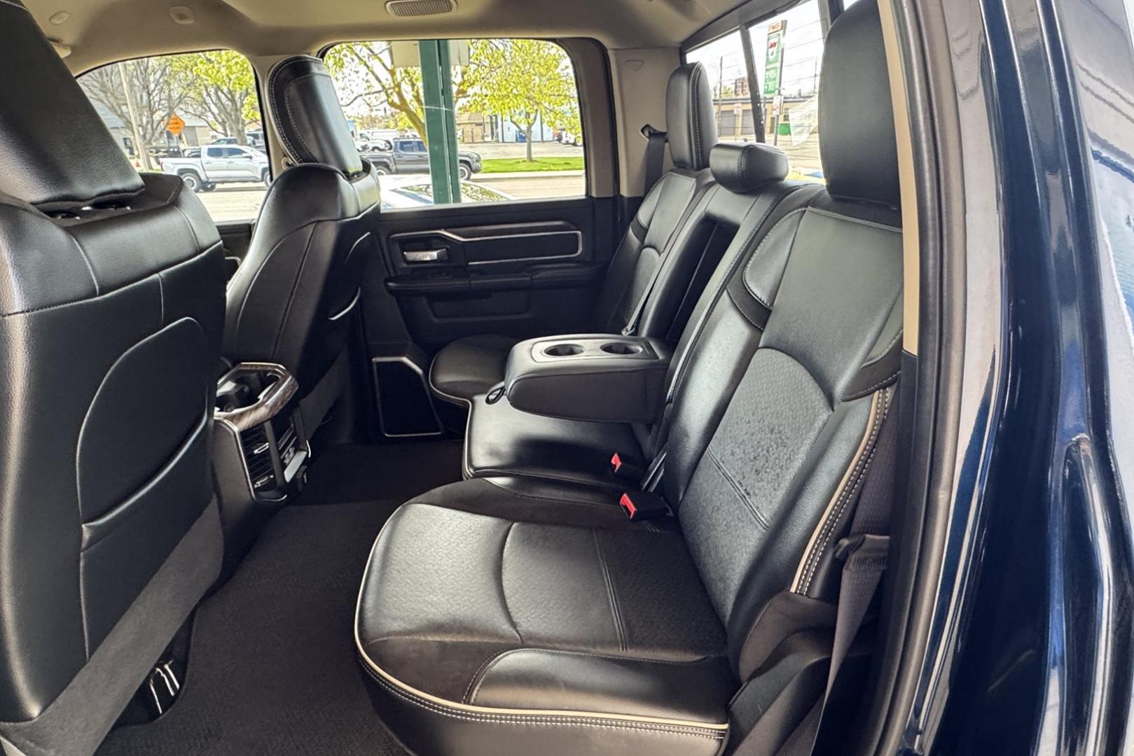 2021 Patriot Blue Pearl Coat /Black RAM 2500 Laramie (3C6UR5FLXMG) with an 6 Cyl 6.7 Liter Cummins Turbo Diesel engine, Automatic 6 Speed transmission, located at 2304 W. Main St., Boise, ID, 83702, (208) 342-7777, 43.622105, -116.218658 - Low Mileage And Well Cared For One Owner Idaho Truck! - Photo#11