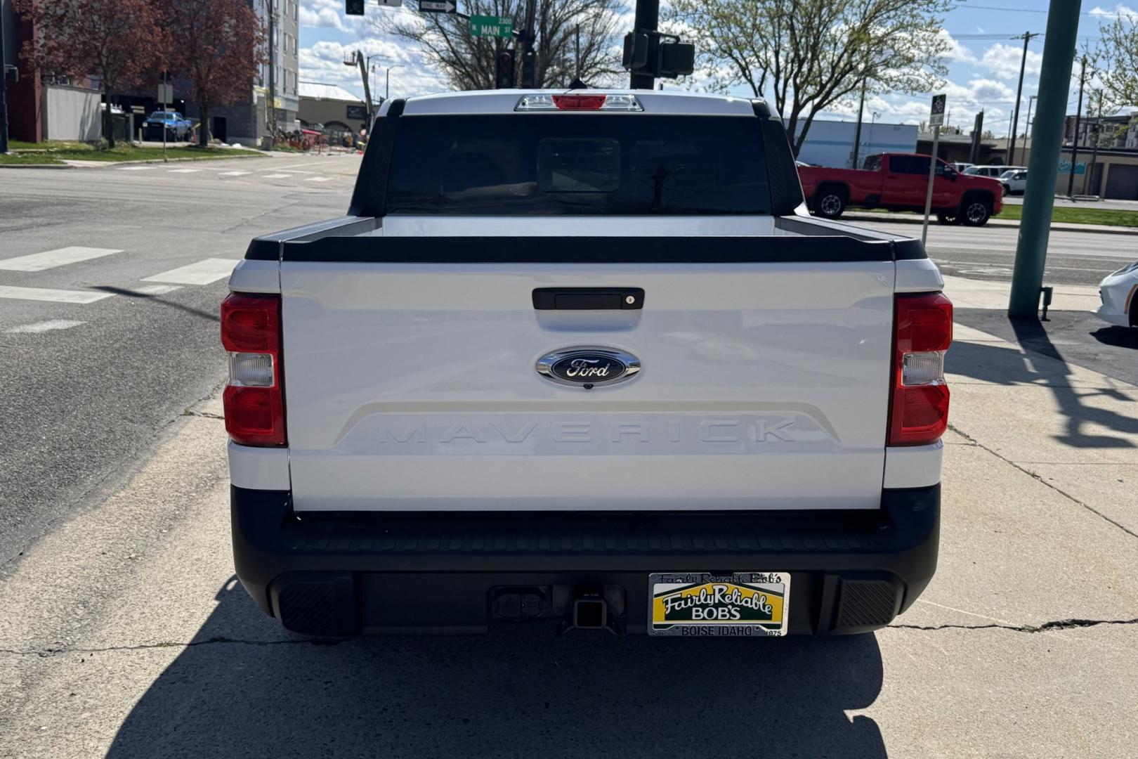 2022 Oxford White /Desert Brown Ford Maverick Lariat (3FTTW8F9XNR) with an 4 Cyl 2.0 Liter Turbo engine, Automatic 8 Speed transmission, located at 2304 W. Main St., Boise, ID, 83702, (208) 342-7777, 43.622105, -116.218658 - 4k Tow Package! Low Mileage And Drives Great! - Photo#2