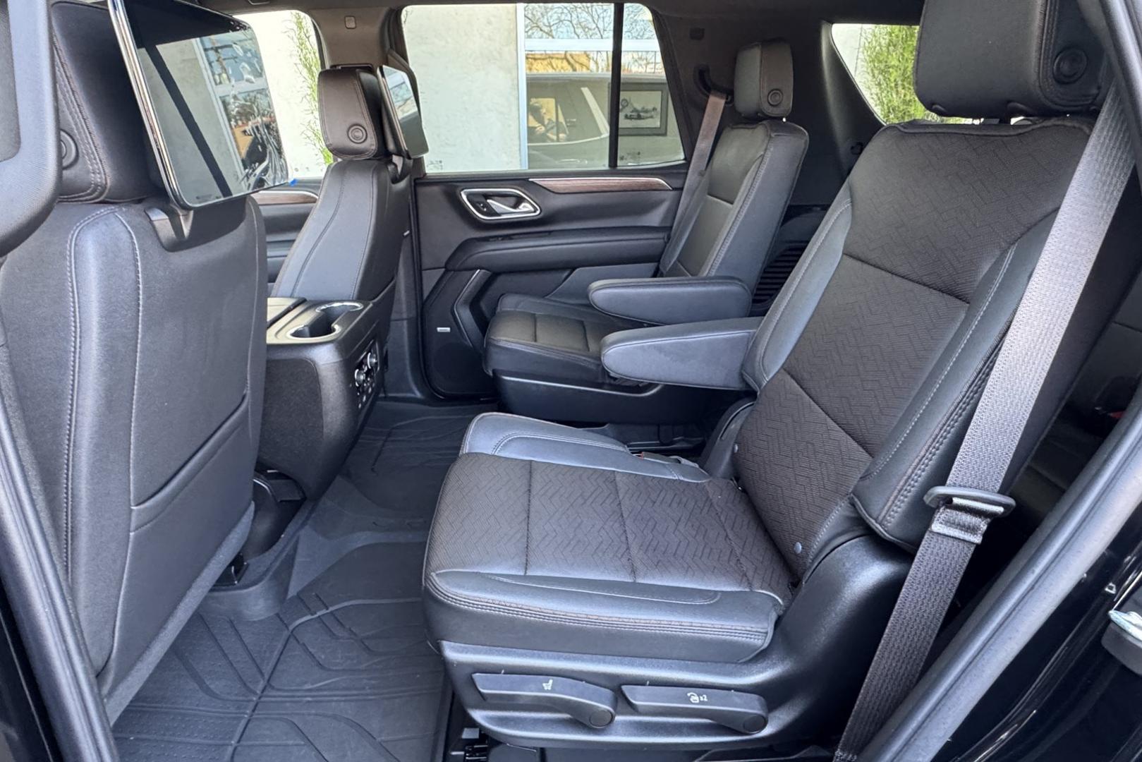 2023 Black /Jet Black Chevrolet Tahoe High Country (1GNSKTKL0PR) with an V8 6.2 Liter engine, Automatic 10 Speed transmission, located at 2304 W. Main St., Boise, ID, 83702, (208) 342-7777, 43.622105, -116.218658 - Highly Optioned Tahoe High Country! - Photo#20