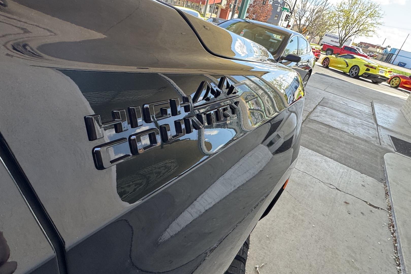 2023 Black /Jet Black Chevrolet Tahoe High Country (1GNSKTKL0PR) with an V8 6.2 Liter engine, Automatic 10 Speed transmission, located at 2304 W. Main St., Boise, ID, 83702, (208) 342-7777, 43.622105, -116.218658 - Highly Optioned Tahoe High Country! - Photo#27