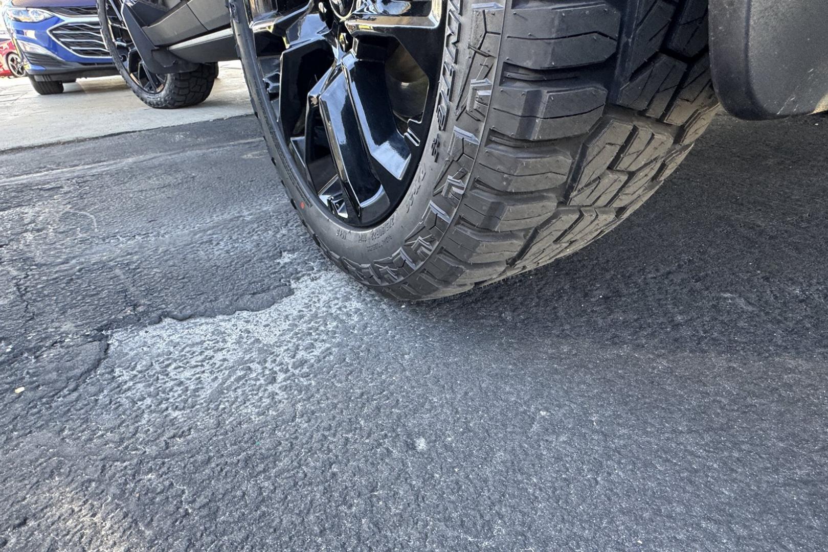 2023 Black /Jet Black Chevrolet Tahoe High Country (1GNSKTKL0PR) with an V8 6.2 Liter engine, Automatic 10 Speed transmission, located at 2304 W. Main St., Boise, ID, 83702, (208) 342-7777, 43.622105, -116.218658 - Highly Optioned Tahoe High Country! - Photo#33