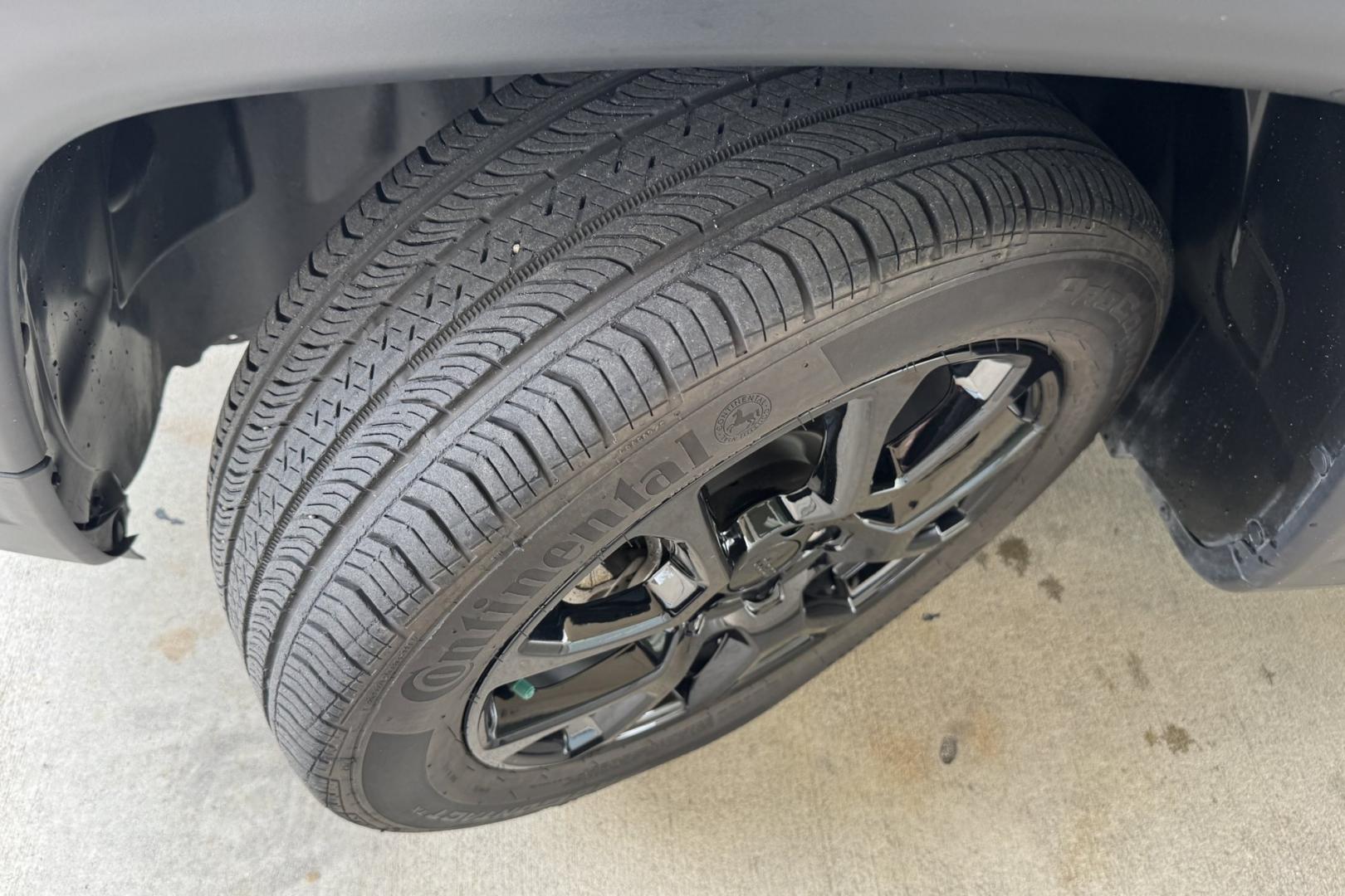 2022 Granite Crystal Metallic /Black Jeep Compass Altitude (3C4NJDBBXNT) with an 4 Cyl 2.4 Liter engine, Automatic 9 Speed transmission, located at 2304 W. Main St., Boise, ID, 83702, (208) 342-7777, 43.622105, -116.218658 - Photo#17