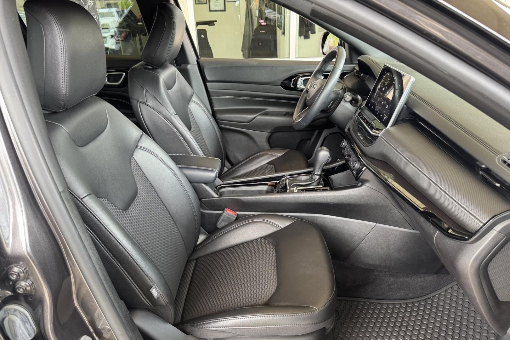 2022 Granite Crystal Metallic /Black Jeep Compass Altitude (3C4NJDBBXNT) with an 4 Cyl 2.4 Liter engine, Automatic 9 Speed transmission, located at 2304 W. Main St., Boise, ID, 83702, (208) 342-7777, 43.622105, -116.218658 - Photo#19