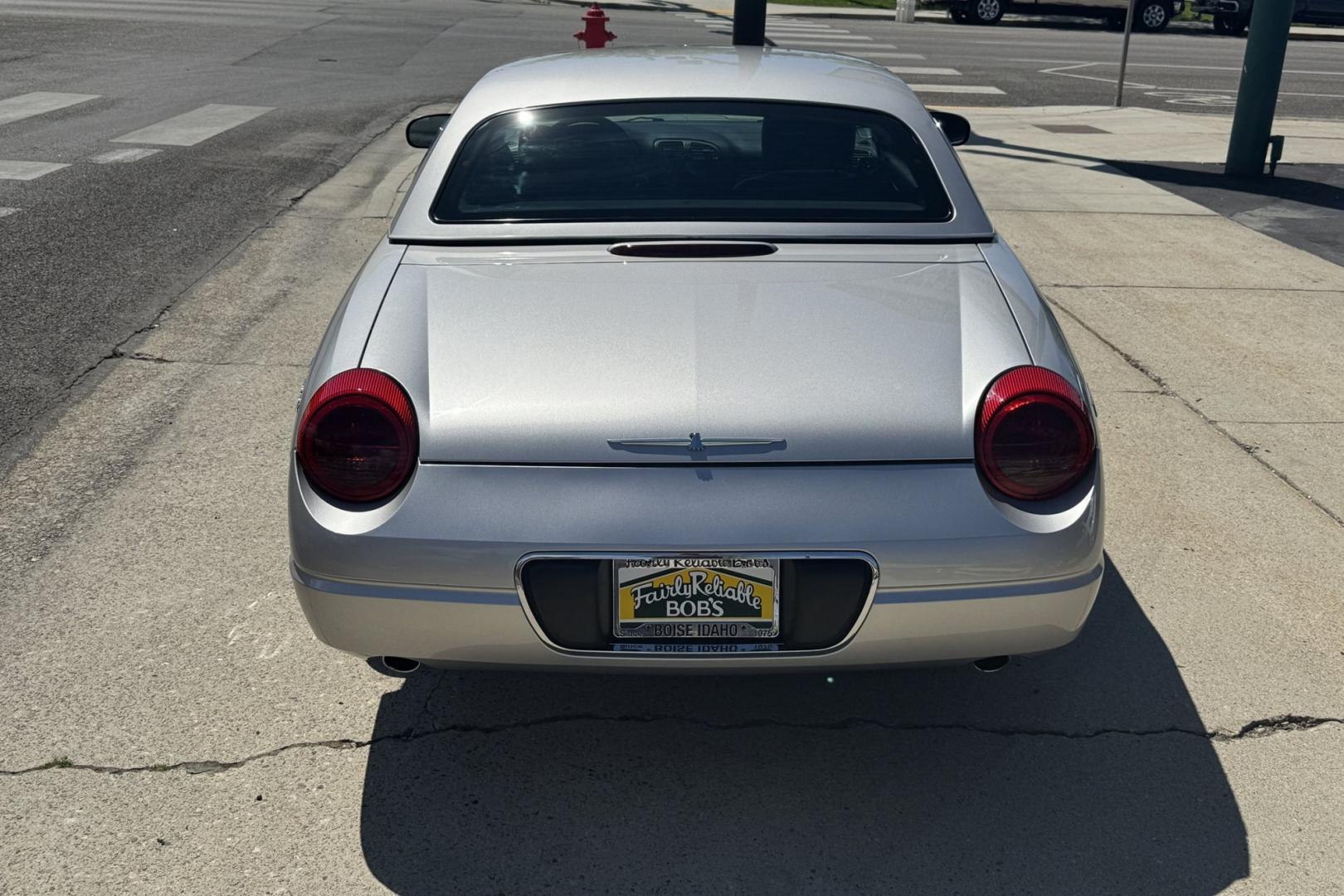 2004 Silver /Black Ford Thunderbird Premium (1FAHP60A34Y) with an V8 3.9 Liter engine, Automatic transmission, located at 2304 W. Main St., Boise, ID, 83702, (208) 342-7777, 43.622105, -116.218658 - New Tires And Ready For Fun! Classic Lines! - Photo#1