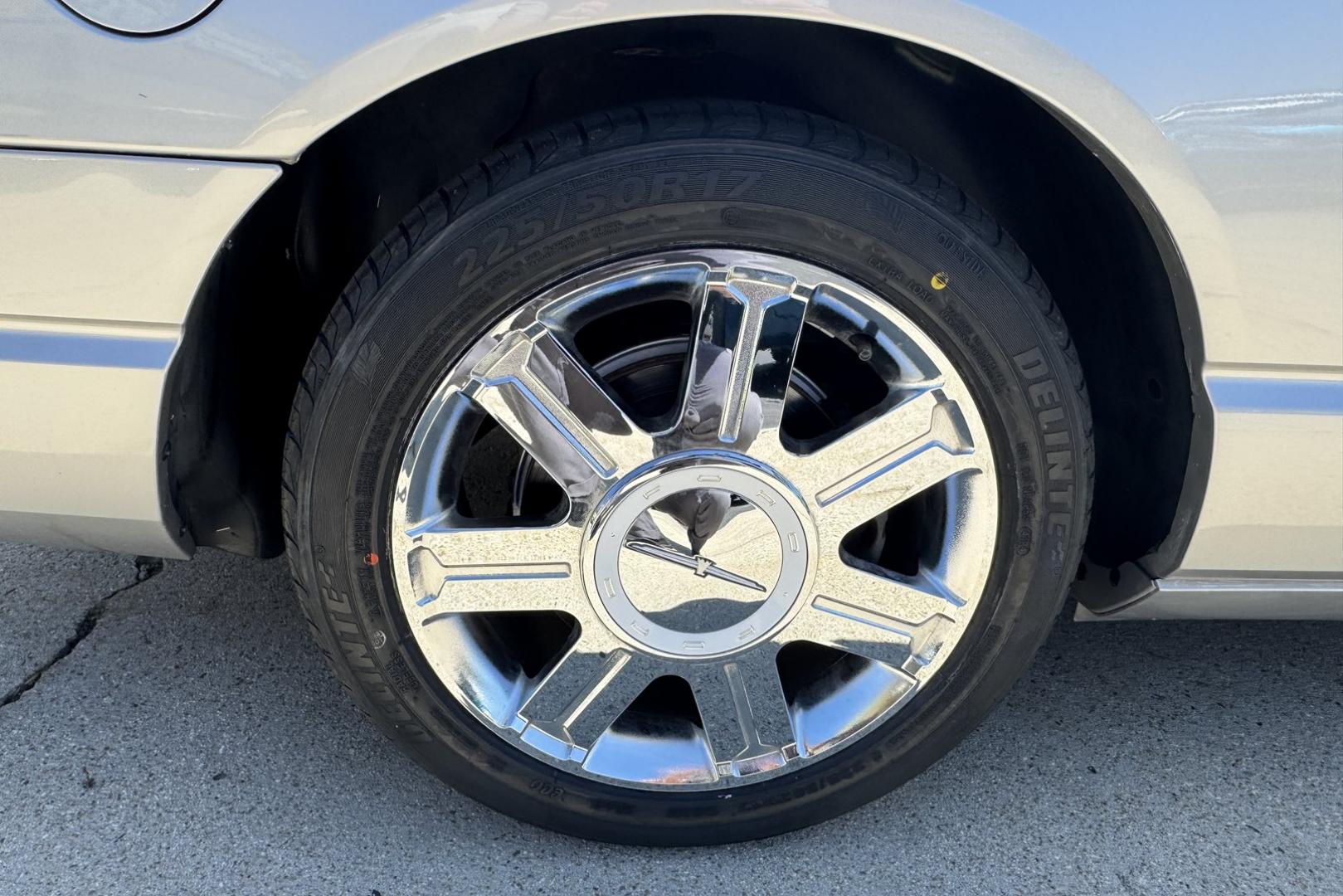 2004 Silver /Black Ford Thunderbird Premium (1FAHP60A34Y) with an V8 3.9 Liter engine, Automatic transmission, located at 2304 W. Main St., Boise, ID, 83702, (208) 342-7777, 43.622105, -116.218658 - New Tires And Ready For Fun! Classic Lines! - Photo#5