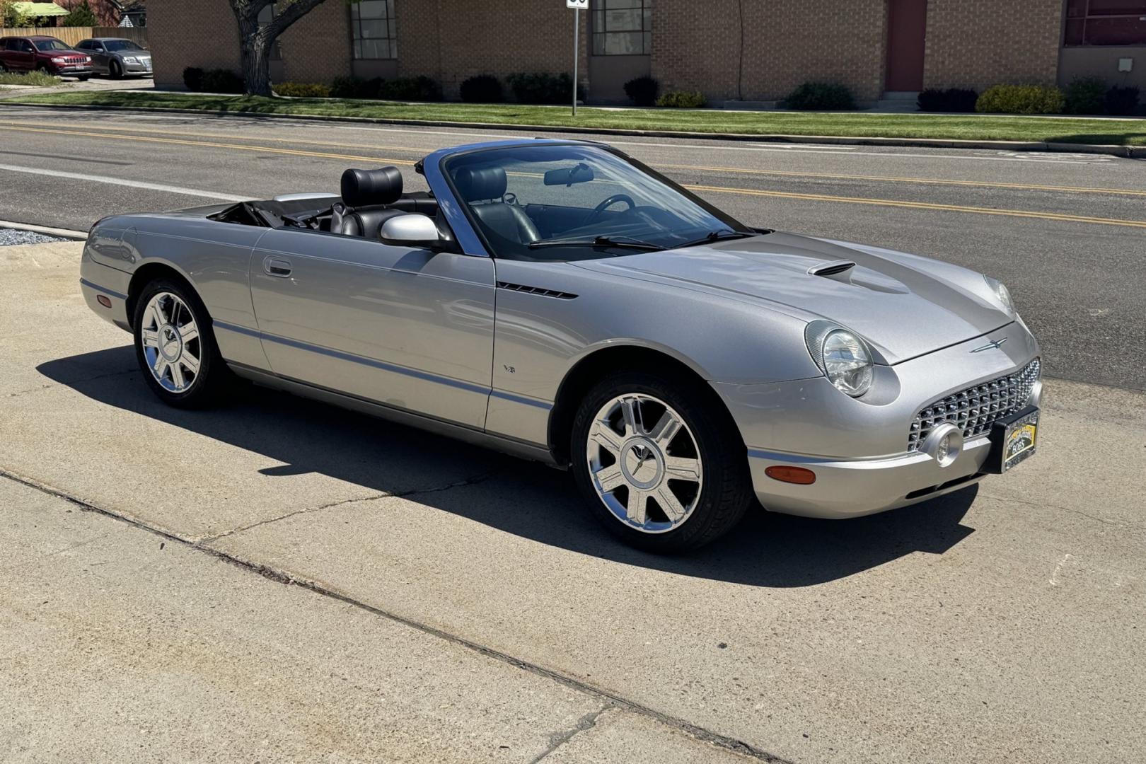 2004 Silver /Black Ford Thunderbird Premium (1FAHP60A34Y) with an V8 3.9 Liter engine, Automatic transmission, located at 2304 W. Main St., Boise, ID, 83702, (208) 342-7777, 43.622105, -116.218658 - New Tires And Ready For Fun! Classic Lines! - Photo#21