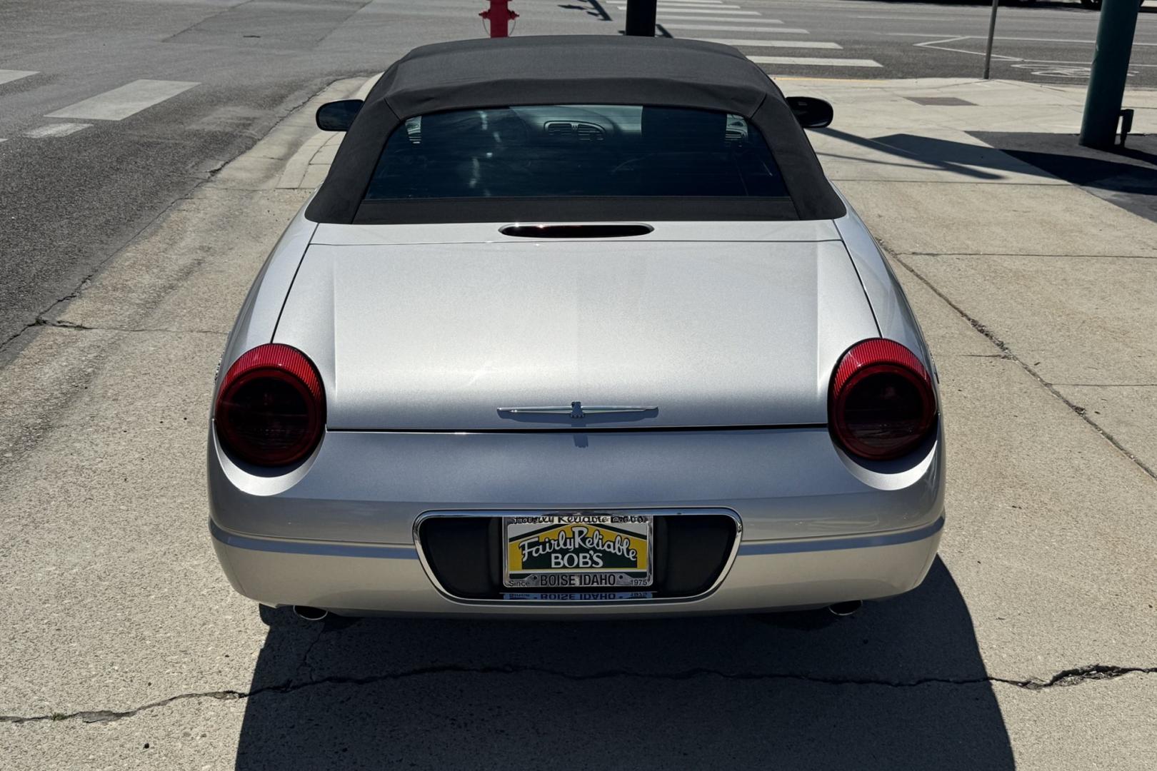 2004 Silver /Black Ford Thunderbird Premium (1FAHP60A34Y) with an V8 3.9 Liter engine, Automatic transmission, located at 2304 W. Main St., Boise, ID, 83702, (208) 342-7777, 43.622105, -116.218658 - New Tires And Ready For Fun! Classic Lines! - Photo#24