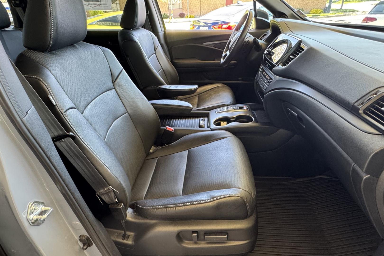2023 Sonic Gray /Black Honda Passport EX-L HPD (5FNYF8H57PB) with an V6 3.5 Liter engine, Automatic 9 Speed transmission, located at 2304 W. Main St., Boise, ID, 83702, (208) 342-7777, 43.622105, -116.218658 - Honda Performance Development Package! Low Mileage And Clean! - Photo#22