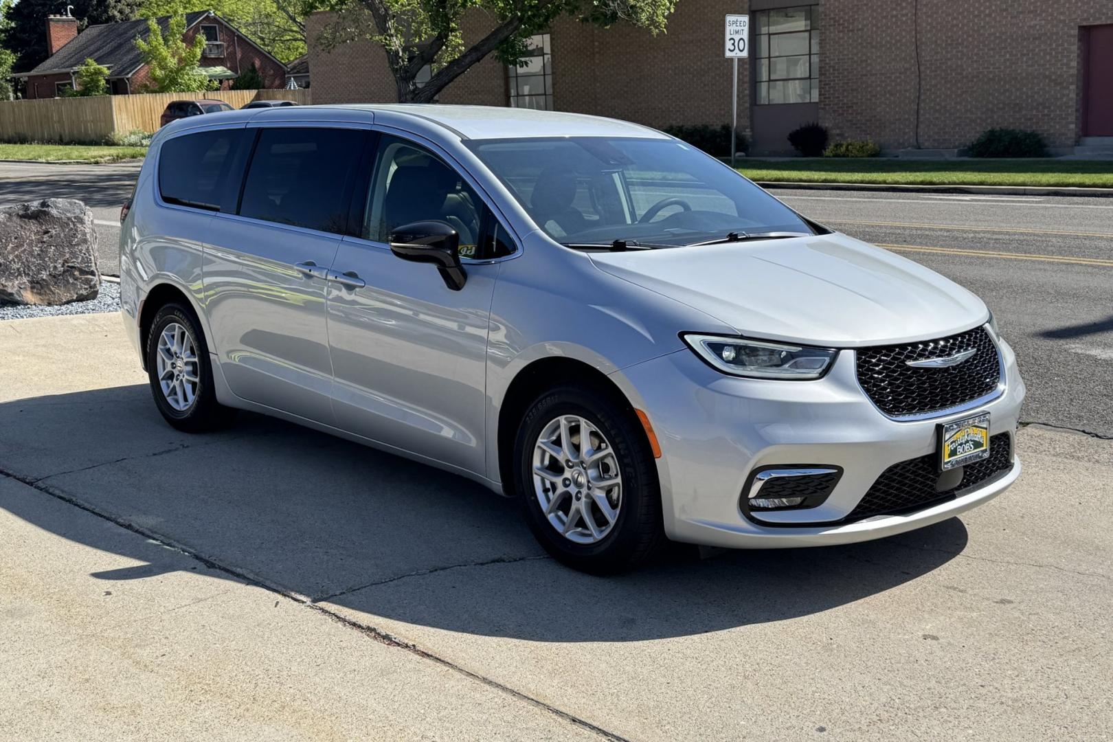 2024 Silver /Black Chrysler Pacifica Touring L (2C4RC1BG7RR) with an V6 3.6 Liter engine, Automatic 9 Speed transmission, located at 2304 W. Main St., Boise, ID, 83702, (208) 342-7777, 43.622105, -116.218658 - 7 Passenger! Stow N Go Seating! Bring The Family! - Photo#2