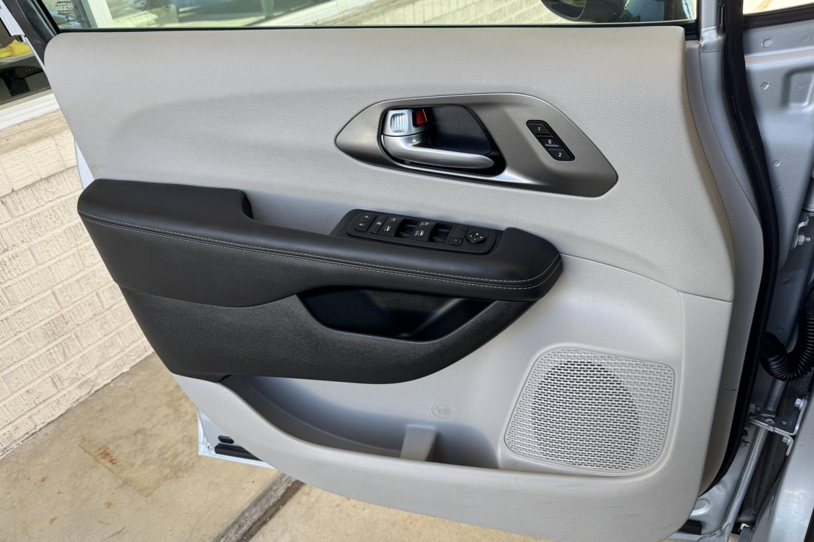 2024 Silver /Black Chrysler Pacifica Touring L (2C4RC1BG7RR) with an V6 3.6 Liter engine, Automatic 9 Speed transmission, located at 2304 W. Main St., Boise, ID, 83702, (208) 342-7777, 43.622105, -116.218658 - 7 Passenger! Stow N Go Seating! Bring The Family! - Photo#5
