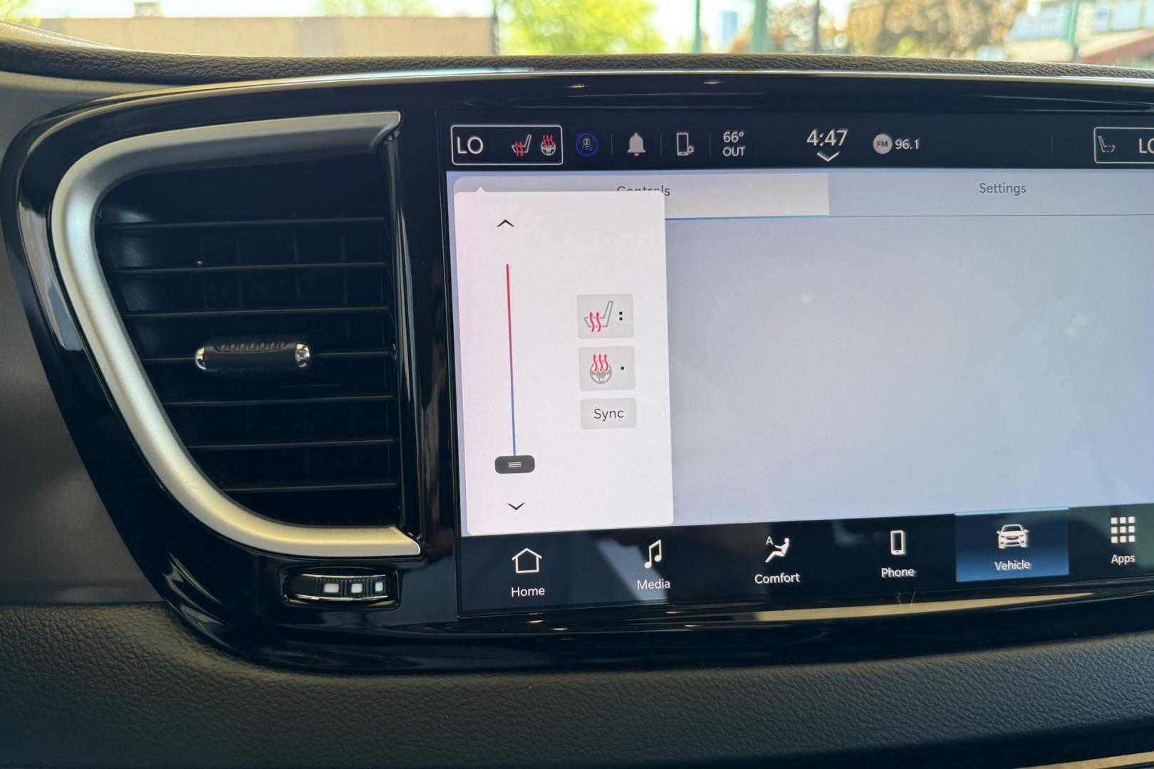 2024 Silver /Black Chrysler Pacifica Touring L (2C4RC1BG7RR) with an V6 3.6 Liter engine, Automatic 9 Speed transmission, located at 2304 W. Main St., Boise, ID, 83702, (208) 342-7777, 43.622105, -116.218658 - 7 Passenger! Stow N Go Seating! Bring The Family! - Photo#8
