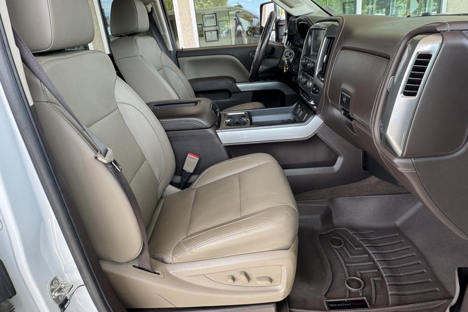 2018 Summit White /Tan Chevrolet Silverado 3500HD LTZ Z71 (1GC4K0CY2JF) with an V8 6.6 Liter Turbo Diesel engine, Allison Automatic 6 Speed transmission, located at 2304 W. Main St., Boise, ID, 83702, (208) 342-7777, 43.622105, -116.218658 - Clean Low Mileage Diesel!- Photo#20