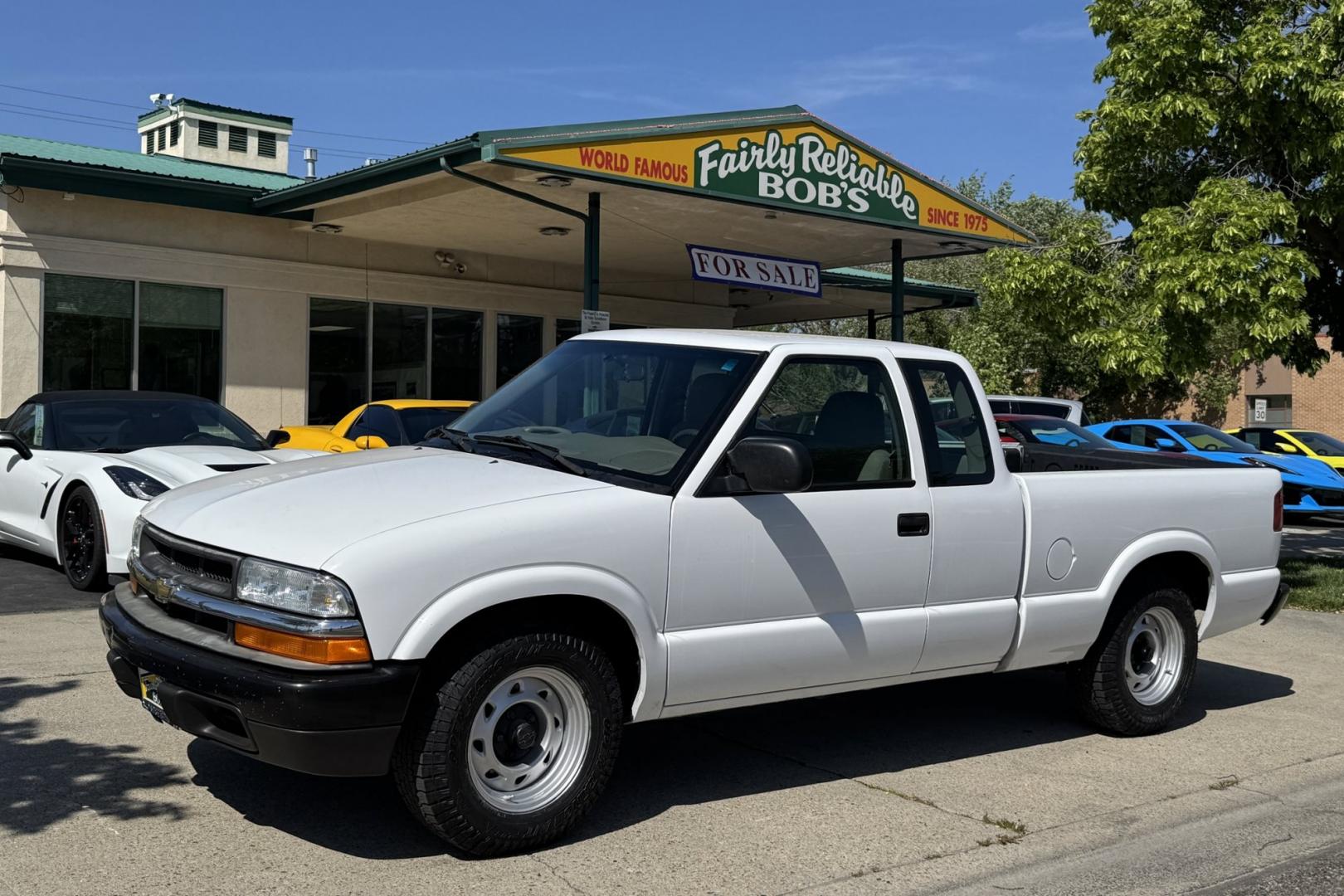 2003 Chevrolet S10 2WD Extended Cab Base w/3rd Door's photo
