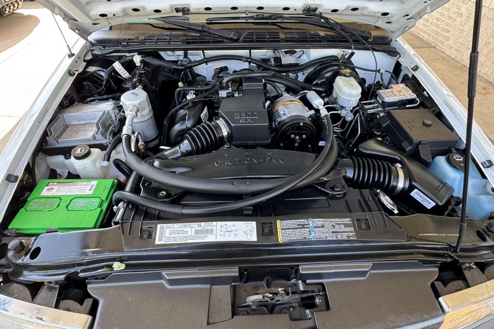 2003 White /Gray Chevrolet S-10 (1GCCS19H638) with an 4 Cyl 2.2 Liter engine, 5 Speed Manual transmission, located at 2304 W. Main St., Boise, ID, 83702, (208) 342-7777, 43.622105, -116.218658 - Hard To Find This Clean! New Tires Too!- Photo#7