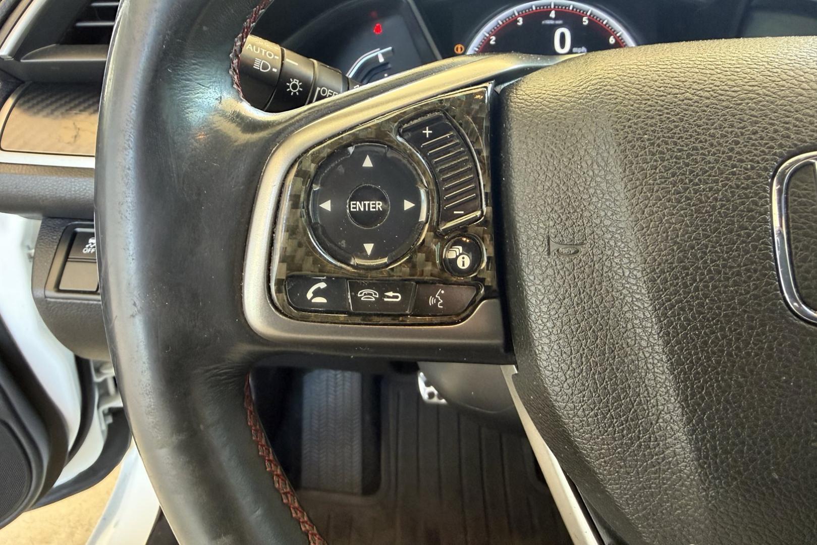 2018 White /Black Honda Civic Si (2HGFC3A57JH) with an 4 Cyl 1.5 Liter Turbo engine, 6 Speed Manual transmission, located at 2304 W. Main St., Boise, ID, 83702, (208) 342-7777, 43.622105, -116.218658 - Nicely Optioned! 6 Speed Manual Civic Si!- Photo#7