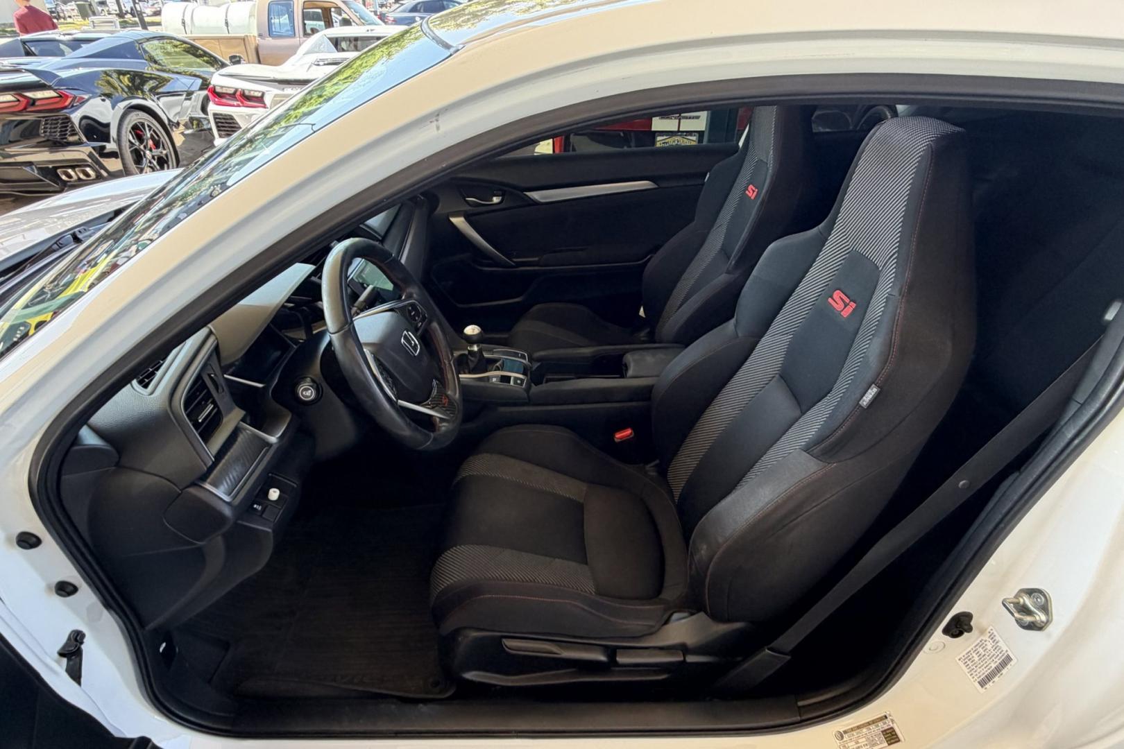 2018 White /Black Honda Civic Si (2HGFC3A57JH) with an 4 Cyl 1.5 Liter Turbo engine, 6 Speed Manual transmission, located at 2304 W. Main St., Boise, ID, 83702, (208) 342-7777, 43.622105, -116.218658 - Nicely Optioned! 6 Speed Manual Civic Si!- Photo#10