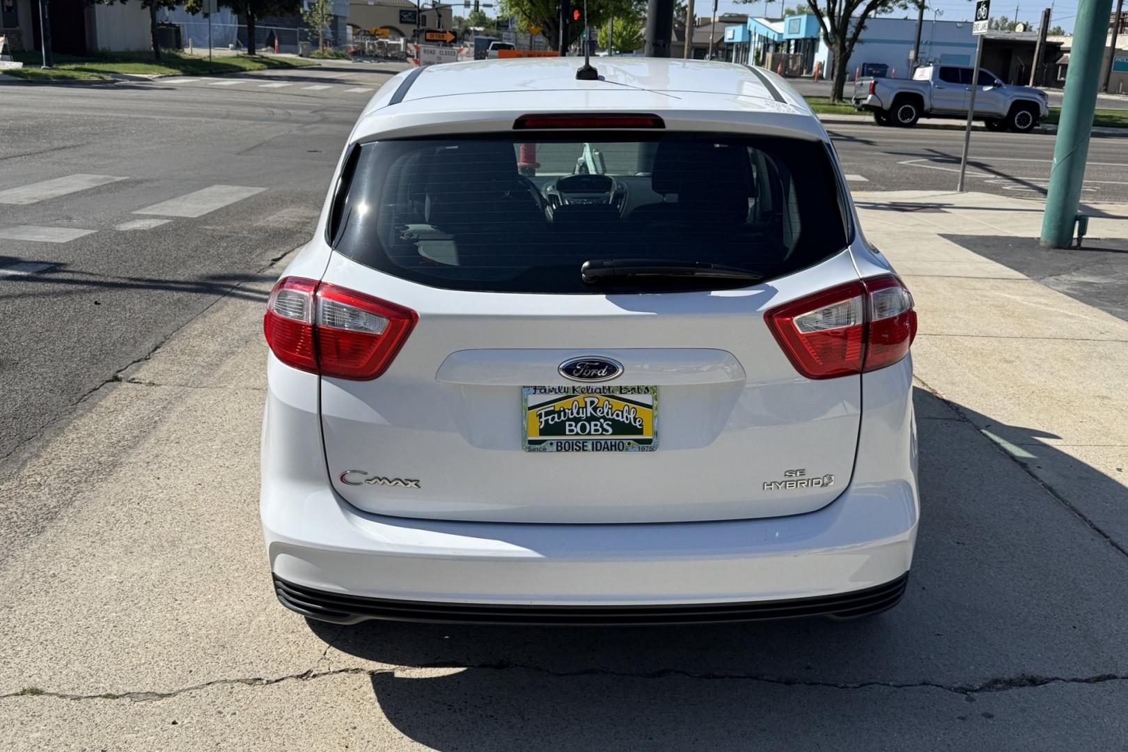 2016 Oxford White /Black Ford C-Max SE (1FADP5AU8GL) with an 4 Cyl 2.0 Liter Hybrid engine, Automatic transmission, located at 2304 W. Main St., Boise, ID, 83702, (208) 342-7777, 43.622105, -116.218658 - Great Fuel Economy! Low Mileage Too! - Photo#1