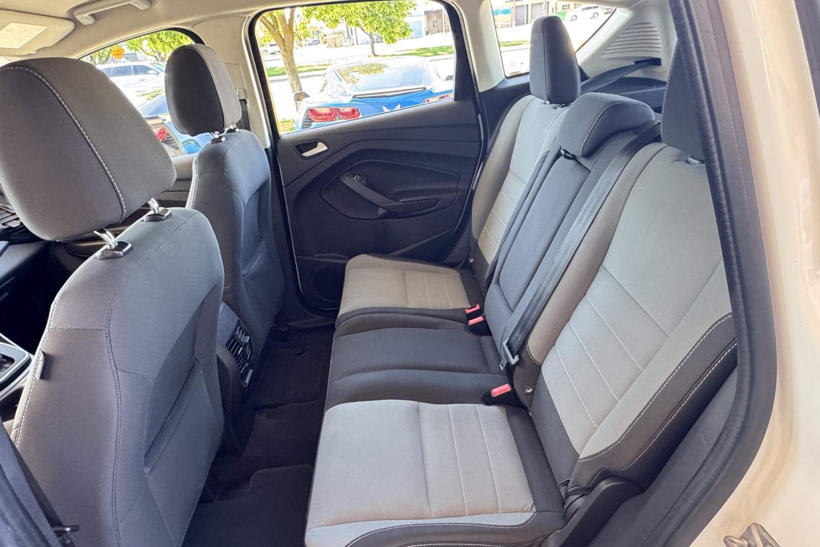 2016 Oxford White /Black Ford C-Max SE (1FADP5AU8GL) with an 4 Cyl 2.0 Liter Hybrid engine, Automatic transmission, located at 2304 W. Main St., Boise, ID, 83702, (208) 342-7777, 43.622105, -116.218658 - Great Fuel Economy! Low Mileage Too! - Photo#6