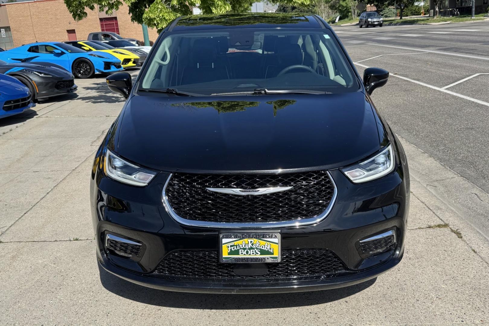 2024 Diamond Black /Black Chrysler Pacifica Limited (2C4RC1GG9RR) with an V6 3.6 Liter engine, Automatic 9 Speed transmission, located at 2304 W. Main St., Boise, ID, 83702, (208) 342-7777, 43.622105, -116.218658 - Stow N Go Seats! New Tires! Ready To Travel! Remaining Factory Warranty! - Photo#3