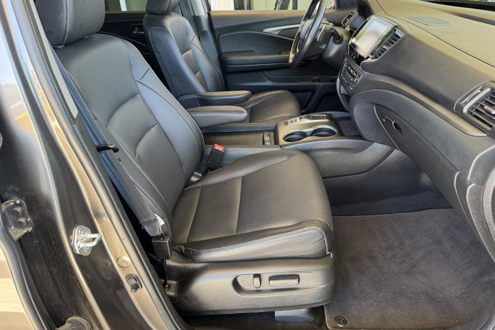 2022 Pacific Pewter Metallic /Black Honda Ridgeline RTL-E (5FPYK3F79NB) with an V6 3.5 Liter engine, Automatic 9 Speed transmission, located at 2304 W. Main St., Boise, ID, 83702, (208) 342-7777, 43.622105, -116.218658 - New Tires! Great Truck! - Photo#20