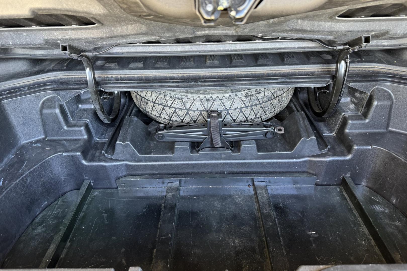 2022 Pacific Pewter Metallic /Black Honda Ridgeline RTL-E (5FPYK3F79NB) with an V6 3.5 Liter engine, Automatic 9 Speed transmission, located at 2304 W. Main St., Boise, ID, 83702, (208) 342-7777, 43.622105, -116.218658 - New Tires! Great Truck! - Photo#23