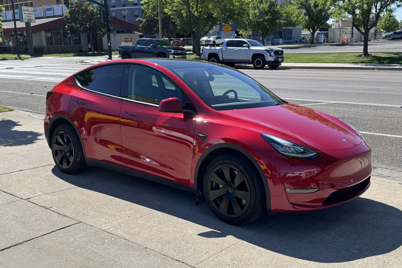 2021 Red Multi-Coat /Black Tesla Y Dual Motor Long Range (5YJYGDEE2MF) with an 75 kWh Lithium-ion battery engine, Automatic transmission, located at 2304 W. Main St., Boise, ID, 83702, (208) 342-7777, 43.622105, -116.218658 - Photo#2