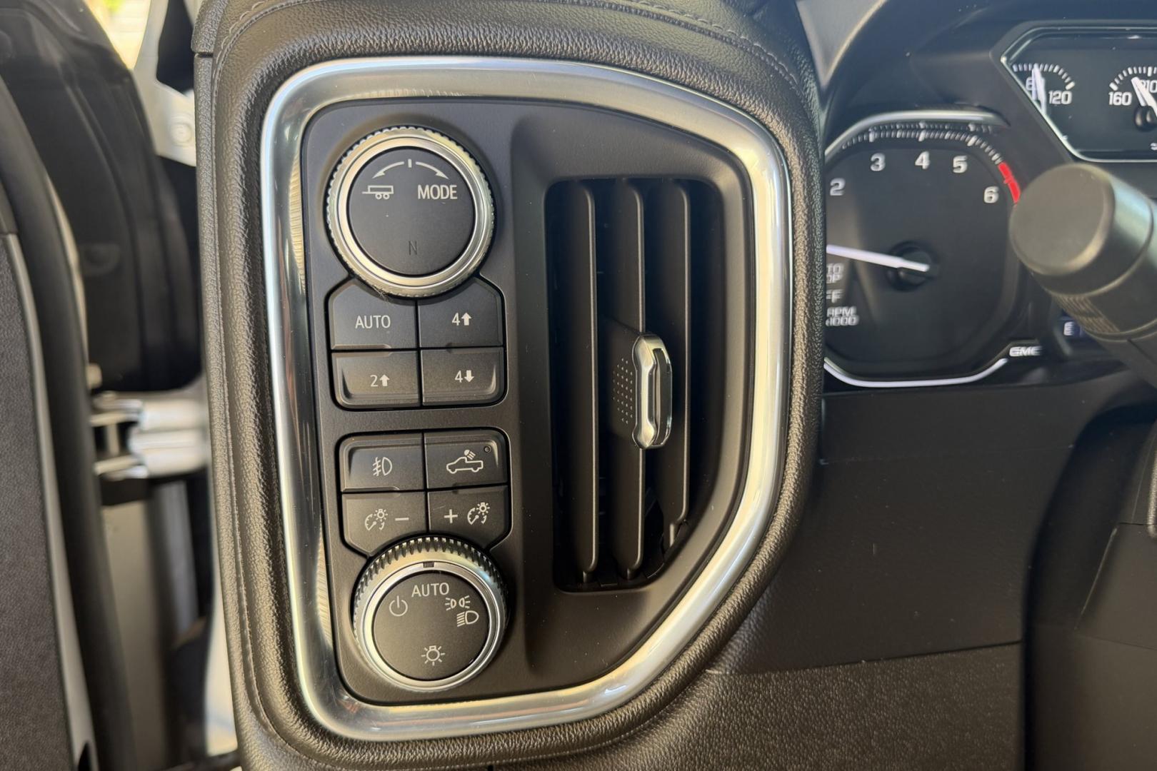 2020 Silver /Black GMC Sierra Elevation (1GTU9CED1LZ) with an V8 5.3 Liter engine, Automatic 8 Speed transmission, located at 2304 W. Main St., Boise, ID, 83702, (208) 342-7777, 43.622105, -116.218658 - Ready To Haul!- Photo#10
