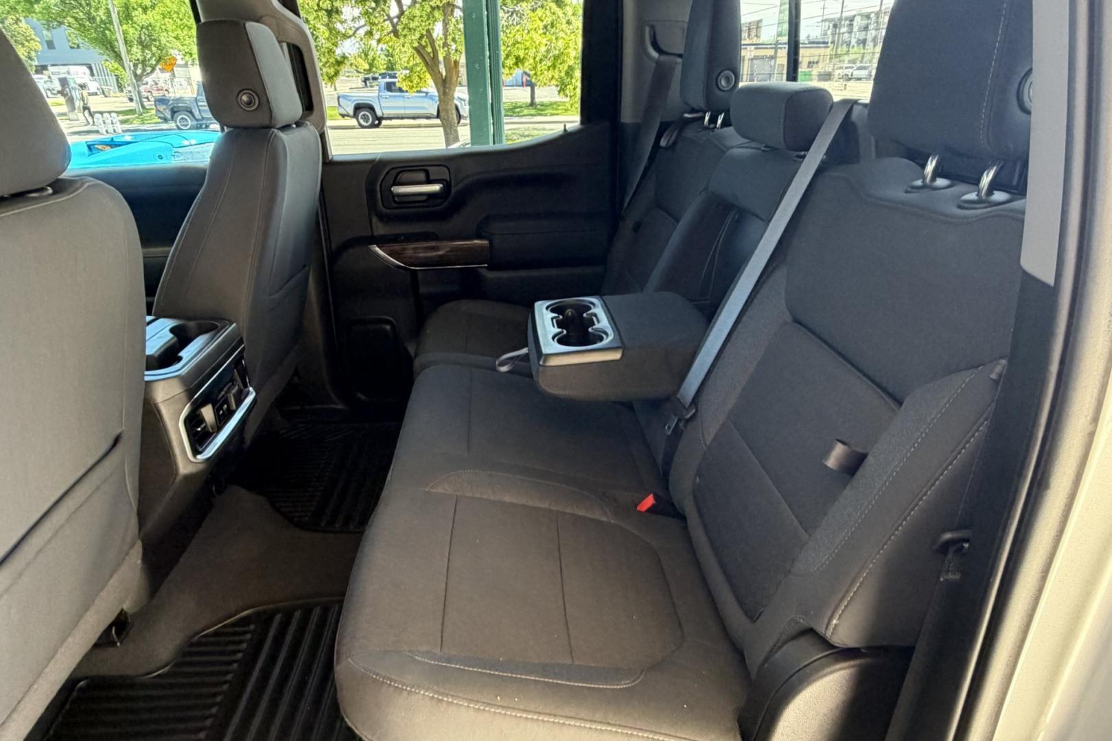 2020 Silver /Black GMC Sierra Elevation (1GTU9CED1LZ) with an V8 5.3 Liter engine, Automatic 8 Speed transmission, located at 2304 W. Main St., Boise, ID, 83702, (208) 342-7777, 43.622105, -116.218658 - Ready To Haul!- Photo#15