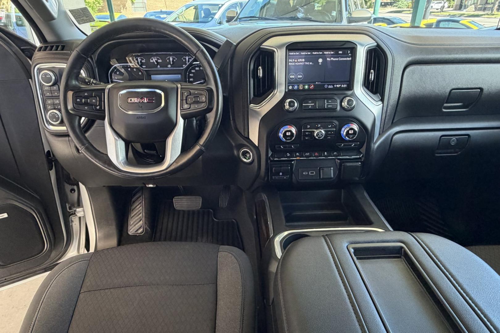 2020 Silver /Black GMC Sierra Elevation (1GTU9CED1LZ) with an V8 5.3 Liter engine, Automatic 8 Speed transmission, located at 2304 W. Main St., Boise, ID, 83702, (208) 342-7777, 43.622105, -116.218658 - Ready To Haul!- Photo#17