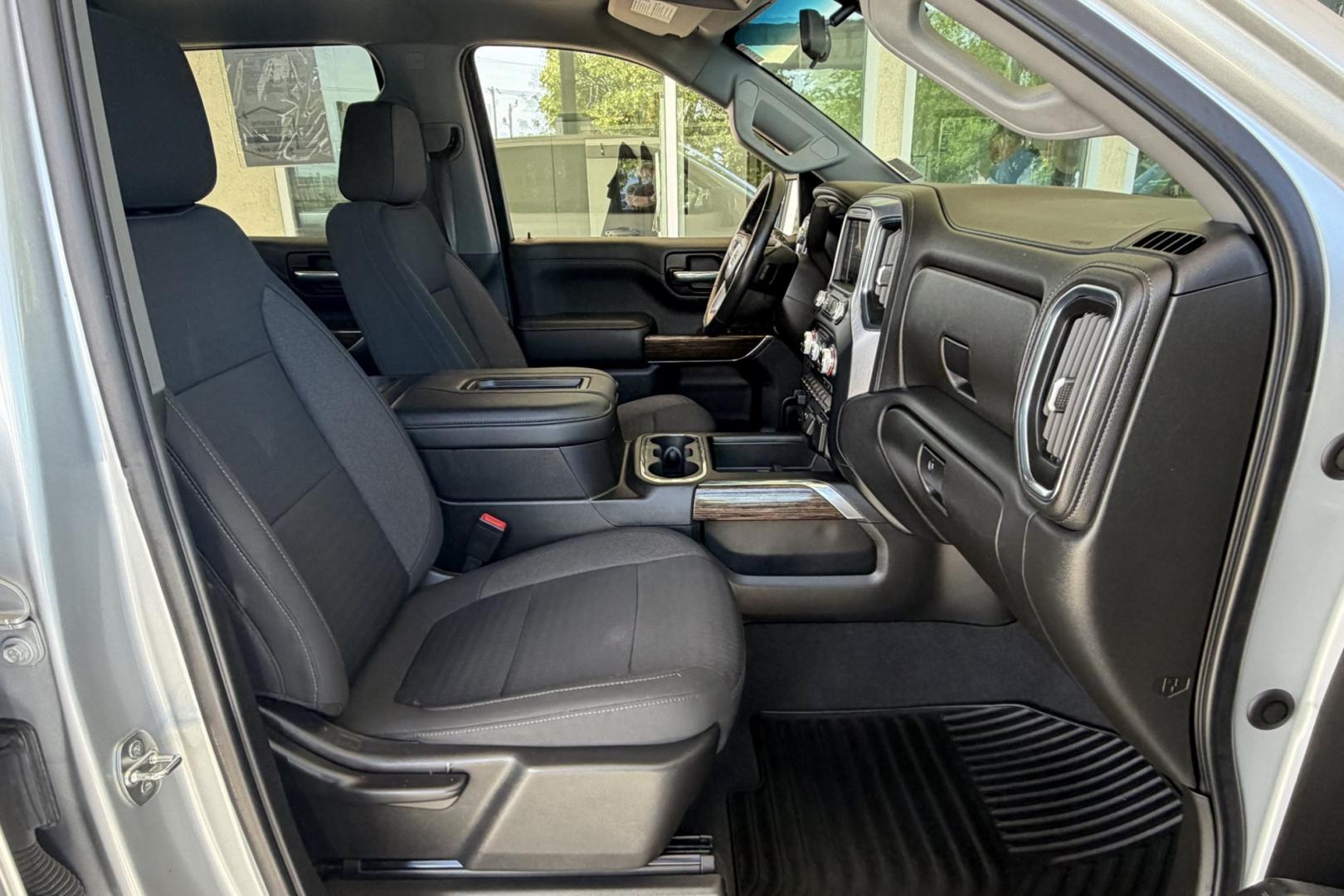 2020 Silver /Black GMC Sierra Elevation (1GTU9CED1LZ) with an V8 5.3 Liter engine, Automatic 8 Speed transmission, located at 2304 W. Main St., Boise, ID, 83702, (208) 342-7777, 43.622105, -116.218658 - Ready To Haul!- Photo#20