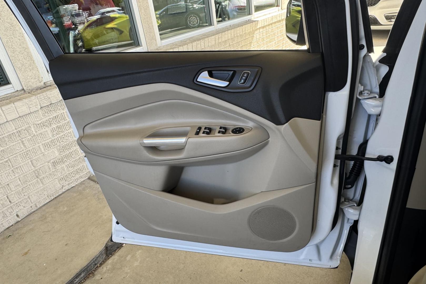 2018 Oxford White /Gray Ford Escape SE (1FMCU9GD1JU) with an 4 Cyl 1.5 Liter Turbo engine, Automatic 6 Speed transmission, located at 2304 W. Main St., Boise, ID, 83702, (208) 342-7777, 43.622105, -116.218658 - New Tires! Low Mileage! Heated Seats! Ready To Go! - Photo#5