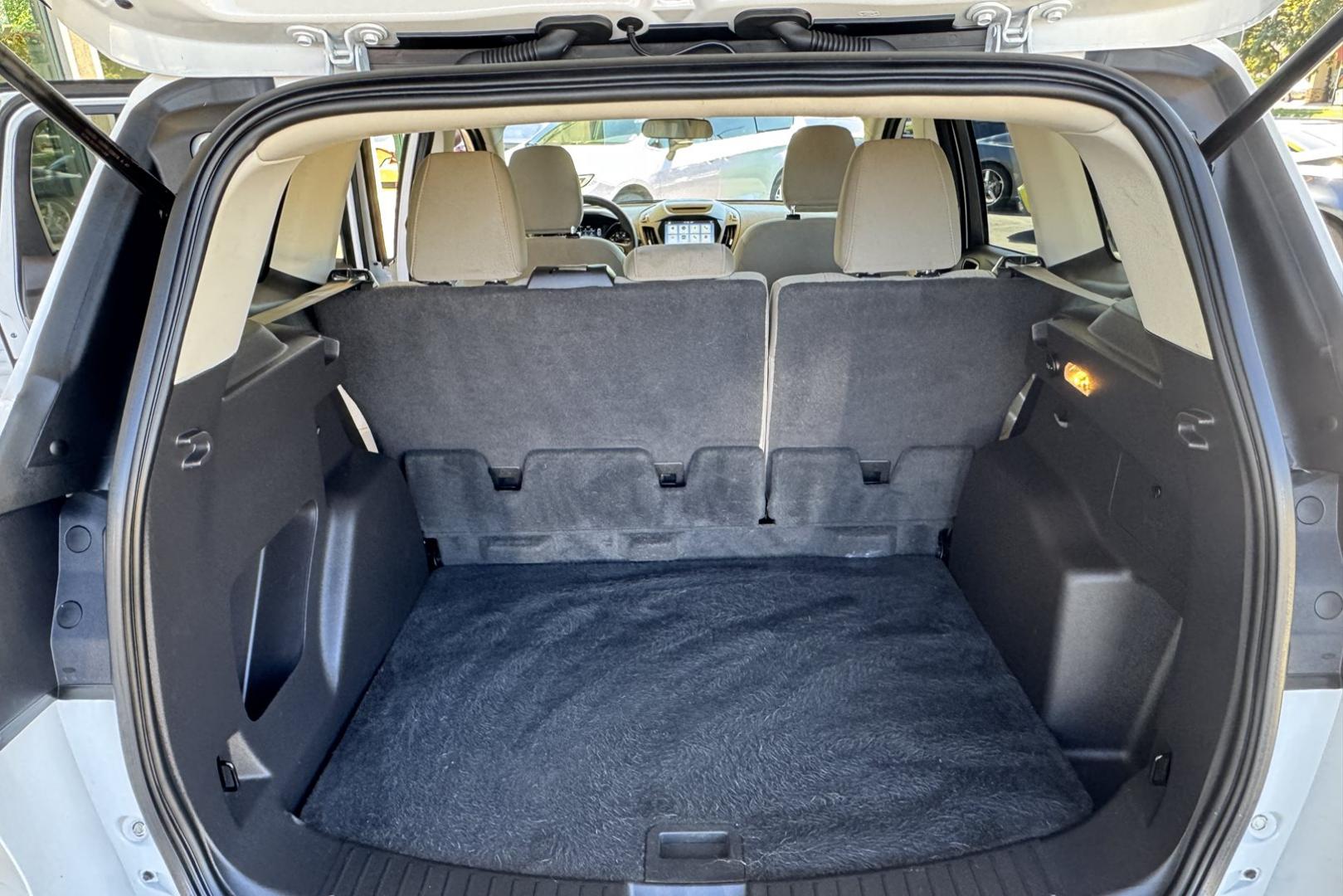 2018 Oxford White /Gray Ford Escape SE (1FMCU9GD1JU) with an 4 Cyl 1.5 Liter Turbo engine, Automatic 6 Speed transmission, located at 2304 W. Main St., Boise, ID, 83702, (208) 342-7777, 43.622105, -116.218658 - New Tires! Low Mileage! Heated Seats! Ready To Go! - Photo#19