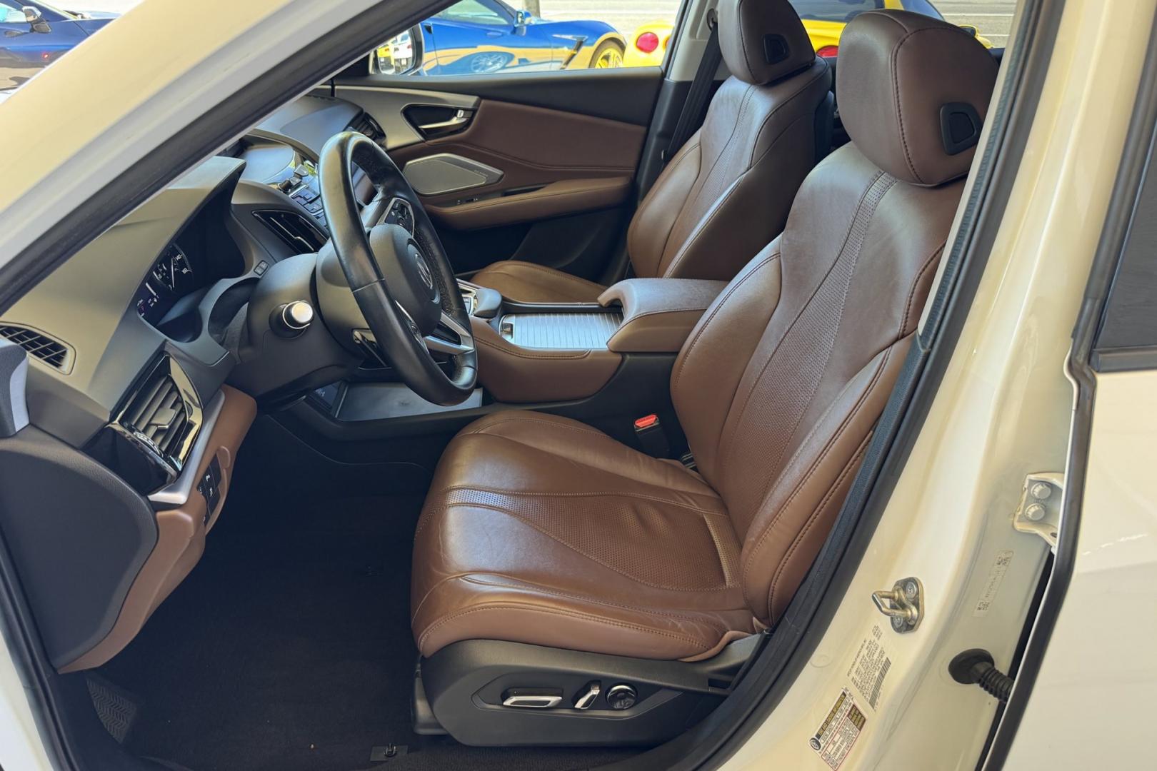 2019 White Diamond Pearl /Espresso Acura RDX Technology (5J8TC2H56KL) with an 4 Cyl 2.0 Liter Turbo engine, Automatic 10 Speed transmission, located at 2304 W. Main St., Boise, ID, 83702, (208) 342-7777, 43.622105, -116.218658 - Beautiful Color Combination! Low Mileage RDX! - Photo#11