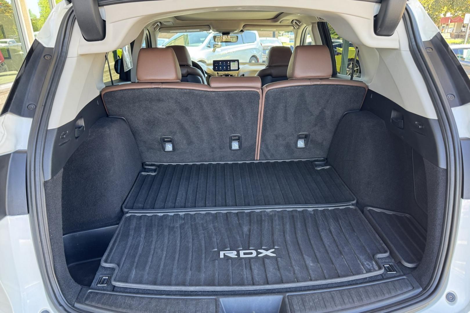 2019 White Diamond Pearl /Espresso Acura RDX Technology (5J8TC2H56KL) with an 4 Cyl 2.0 Liter Turbo engine, Automatic 10 Speed transmission, located at 2304 W. Main St., Boise, ID, 83702, (208) 342-7777, 43.622105, -116.218658 - Beautiful Color Combination! Low Mileage RDX! - Photo#22