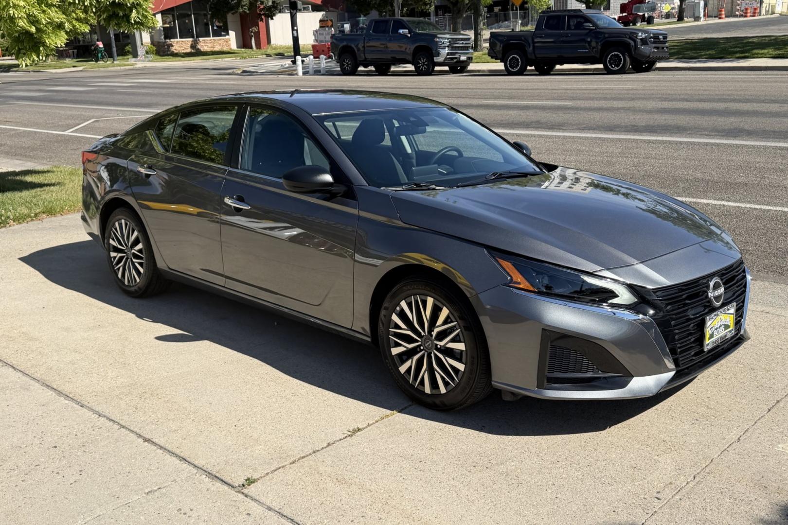 2025 Gray /Black Nissan Altima SV (1N4BL4DV0SN) with an 4 Cyl 2.5 Liter engine, Automatic transmission, located at 2304 W. Main St., Boise, ID, 83702, (208) 342-7777, 43.622105, -116.218658 - Remaining Factory Warranty! Loaded With Safety Features! - Photo#2