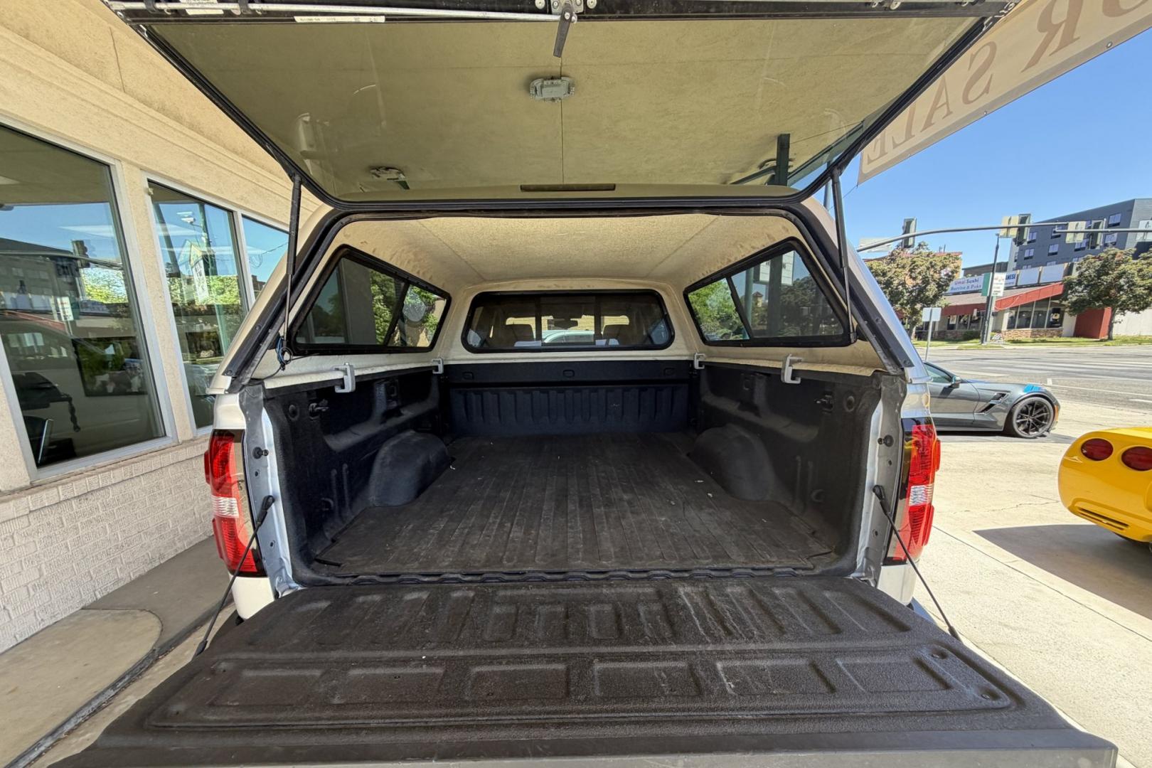 2018 Silver /Black GMC Sierra SLT Z71 (1GT12TEY5JF) with an V8 6.6 Liter Duramax Turbo Diesel engine, Allison Automatic 6 Speed transmission, located at 2304 W. Main St., Boise, ID, 83702, (208) 342-7777, 43.622105, -116.218658 - Photo#22