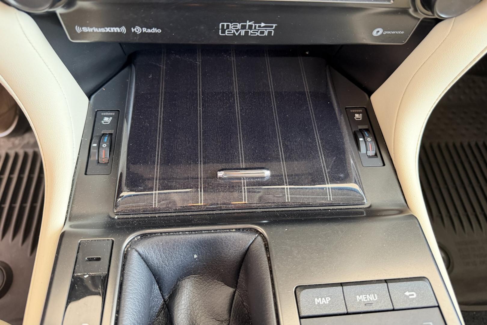 2022 White /Beige Lexus GX 460 Luxury (JTJGM7BX1N5) with an V8 4.6 Liter engine, Automatic 6 Speed transmission, located at 2304 W. Main St., Boise, ID, 83702, (208) 342-7777, 43.622105, -116.218658 - A Dream To Drive!- Photo#10