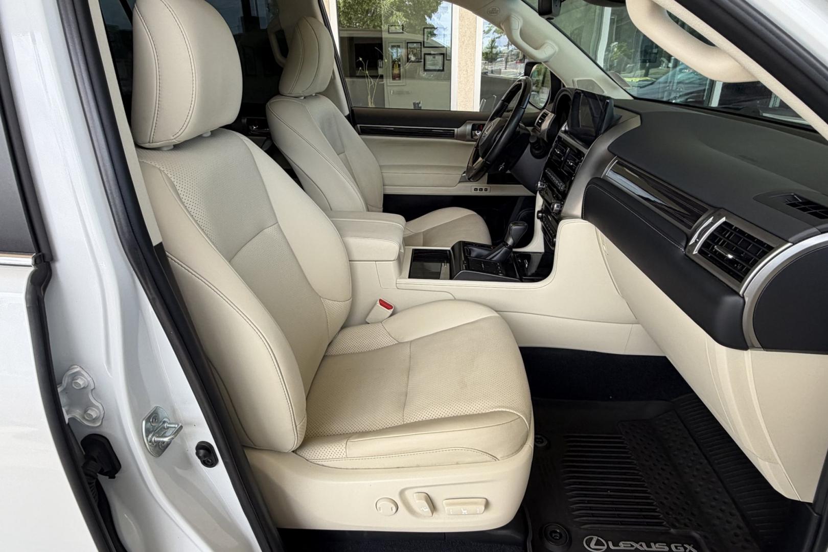 2022 White /Beige Lexus GX 460 Luxury (JTJGM7BX1N5) with an V8 4.6 Liter engine, Automatic 6 Speed transmission, located at 2304 W. Main St., Boise, ID, 83702, (208) 342-7777, 43.622105, -116.218658 - A Dream To Drive!- Photo#20
