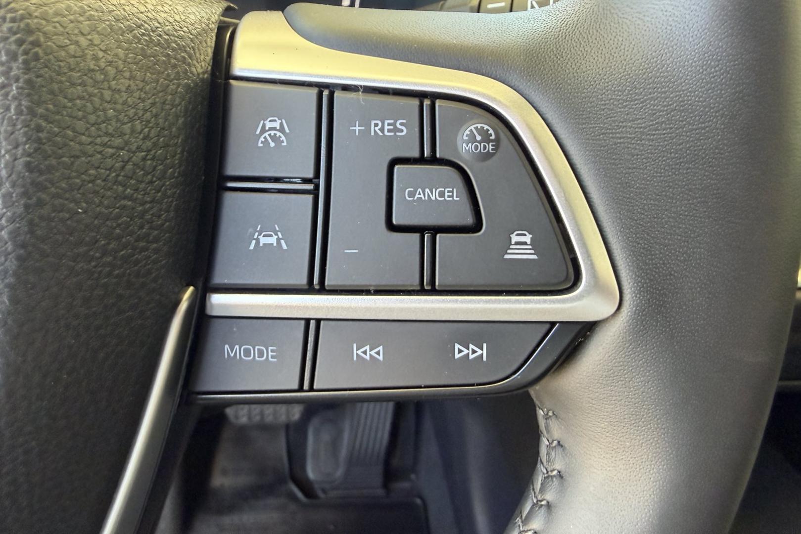 2024 Iconic Silver Metallic /Black Toyota Grand Highlander XLE (5TDAAAB54RS) with an 4 Cyl 2.4 Liter Turbo engine, Automatic 8 Speed transmission, located at 2304 W. Main St., Boise, ID, 83702, (208) 342-7777, 43.622105, -116.218658 - Remaining Factory Warranty! Very Low Mileage! Freshly Serviced And Ready To Go! - Photo#11