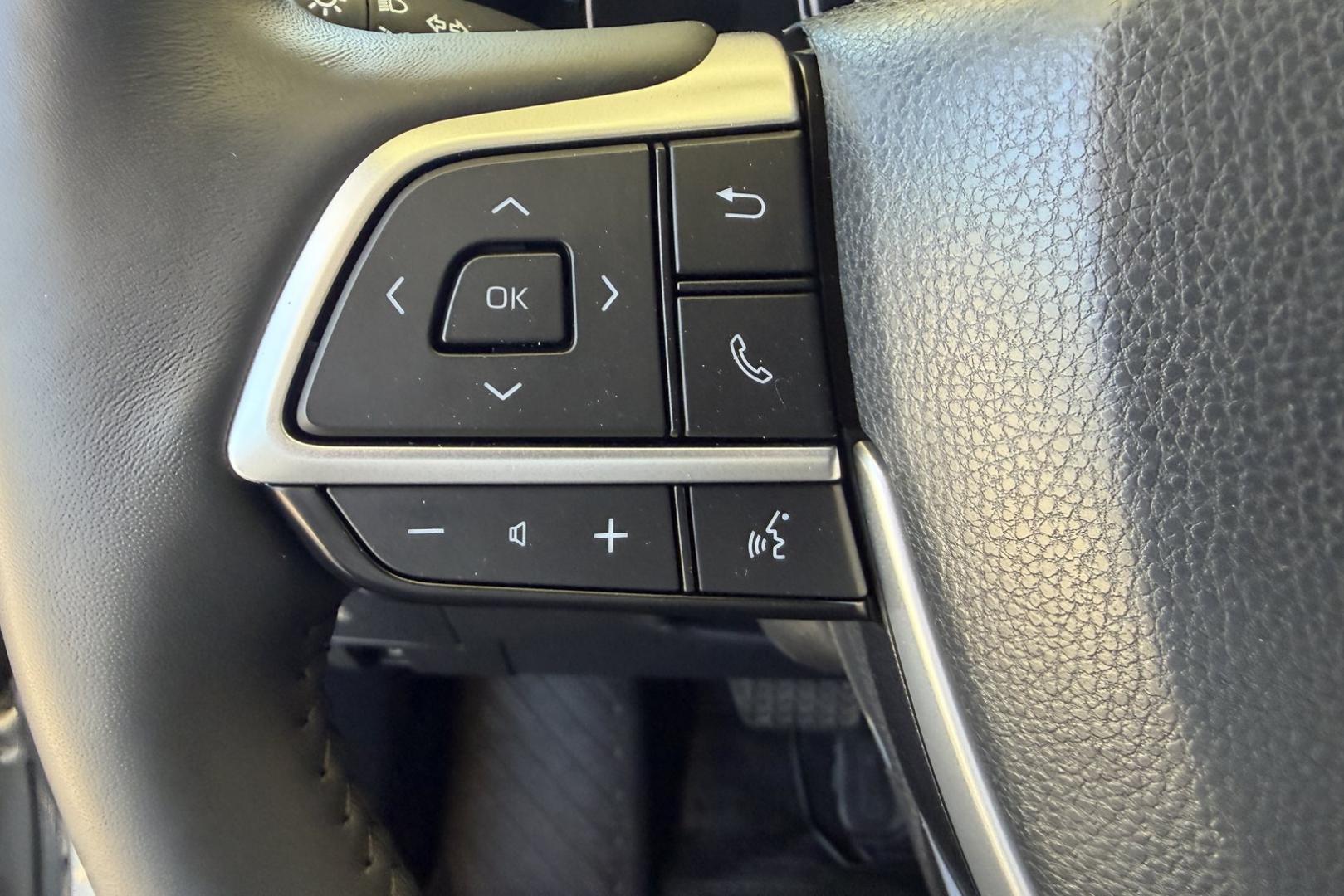 2024 Iconic Silver Metallic /Black Toyota Grand Highlander XLE (5TDAAAB54RS) with an 4 Cyl 2.4 Liter Turbo engine, Automatic 8 Speed transmission, located at 2304 W. Main St., Boise, ID, 83702, (208) 342-7777, 43.622105, -116.218658 - Remaining Factory Warranty! Very Low Mileage! Freshly Serviced And Ready To Go! - Photo#10