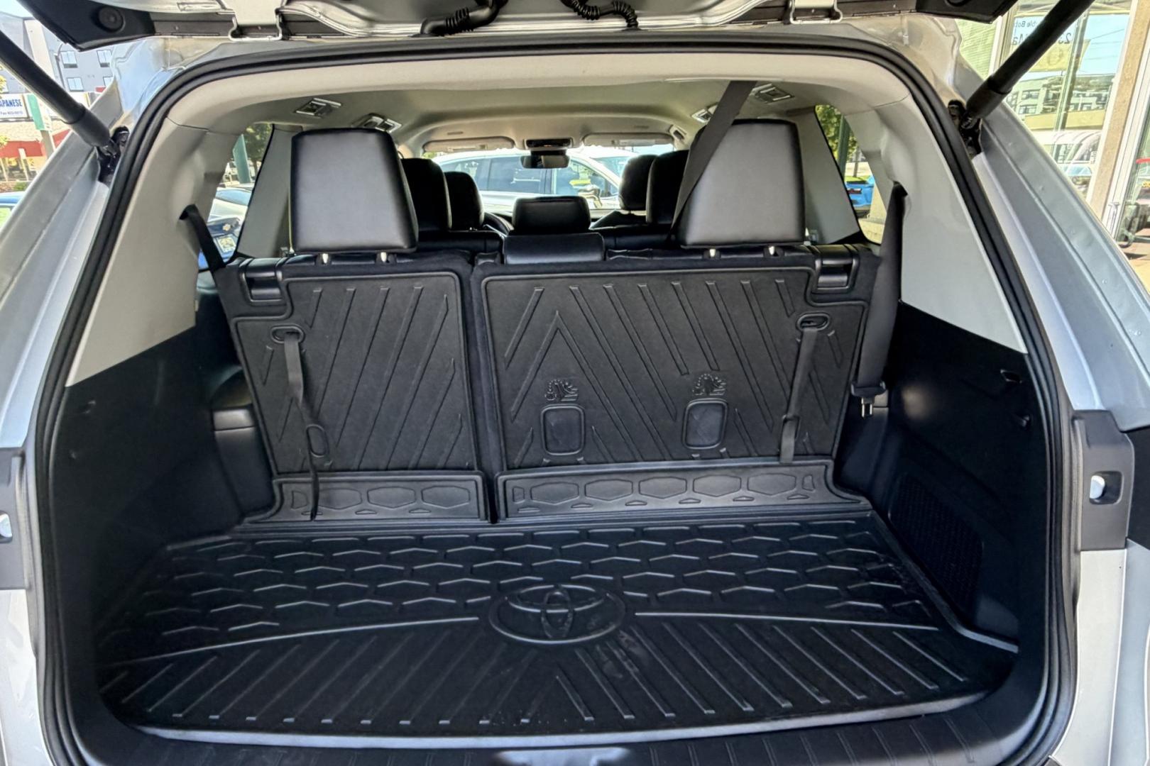 2024 Iconic Silver Metallic /Black Toyota Grand Highlander XLE (5TDAAAB54RS) with an 4 Cyl 2.4 Liter Turbo engine, Automatic 8 Speed transmission, located at 2304 W. Main St., Boise, ID, 83702, (208) 342-7777, 43.622105, -116.218658 - Remaining Factory Warranty! Very Low Mileage! Freshly Serviced And Ready To Go! - Photo#23