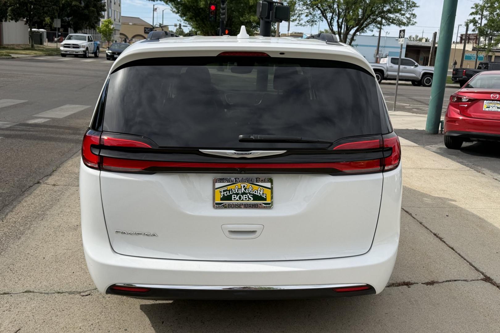 2022 White /Black Chrysler Pacifica Touring L (2C4RC1BG2NR) with an V6 3.6 Liter engine, Automatic 9 Speed transmission, located at 2304 W. Main St., Boise, ID, 83702, (208) 342-7777, 43.622105, -116.218658 - Seats 7! Stow And Go Seating! Ready To Travel! - Photo#1